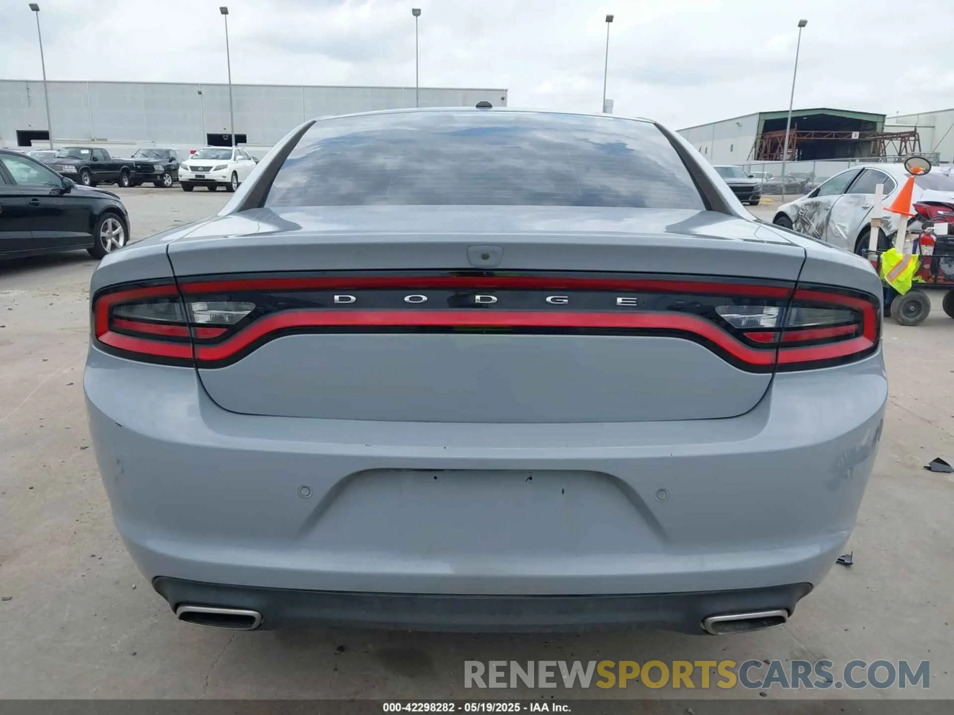 16 Photograph of a damaged car 2C3CDXBG0LH229609 DODGE CHARGER 2020