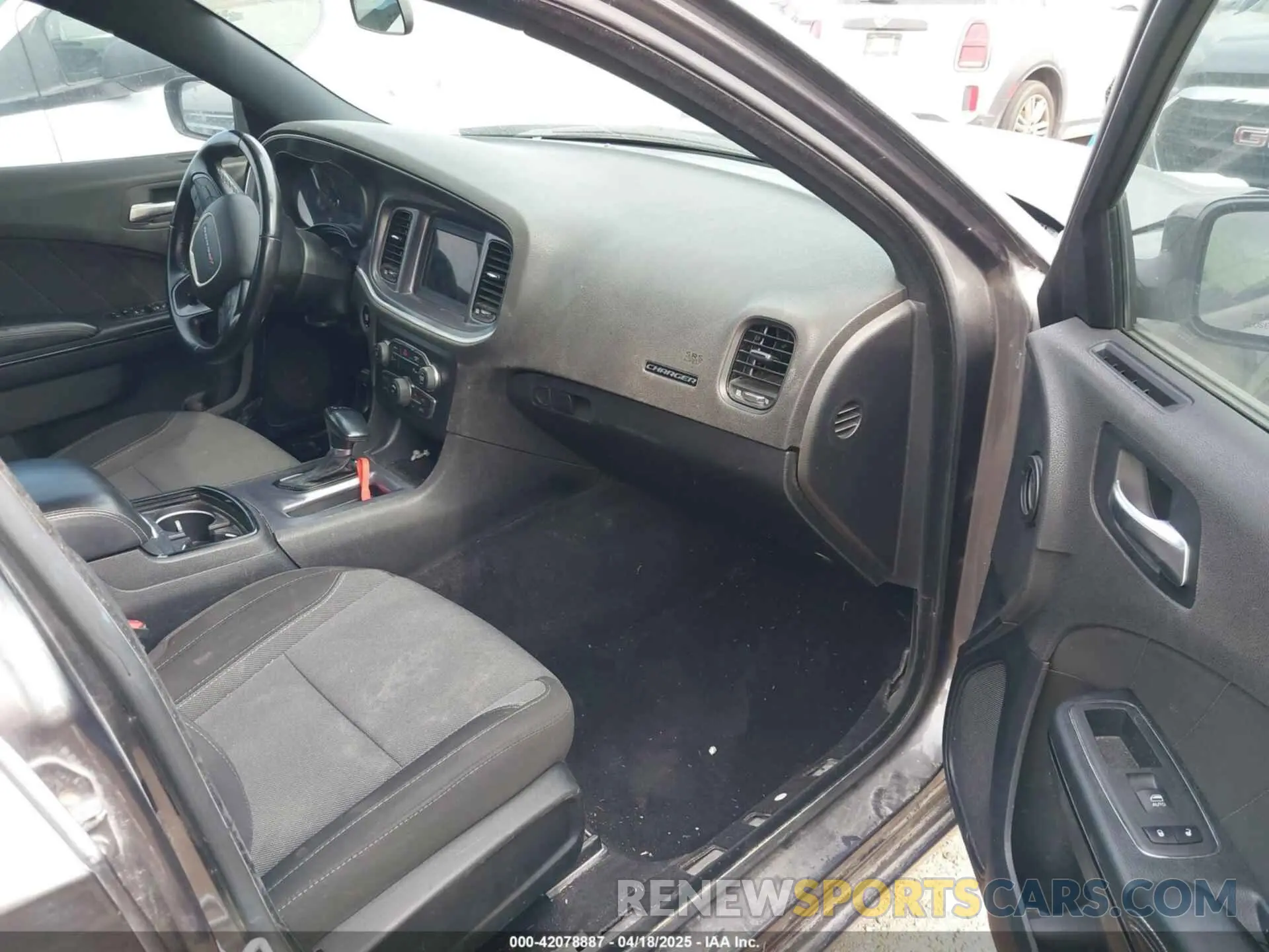 5 Photograph of a damaged car 2C3CDXBG0LH238715 DODGE CHARGER 2020