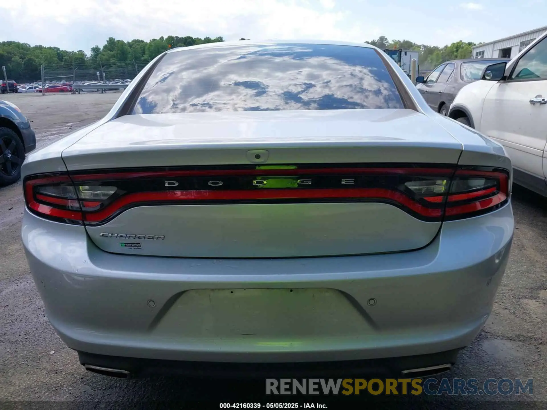17 Photograph of a damaged car 2C3CDXBG1LH140521 DODGE CHARGER 2020