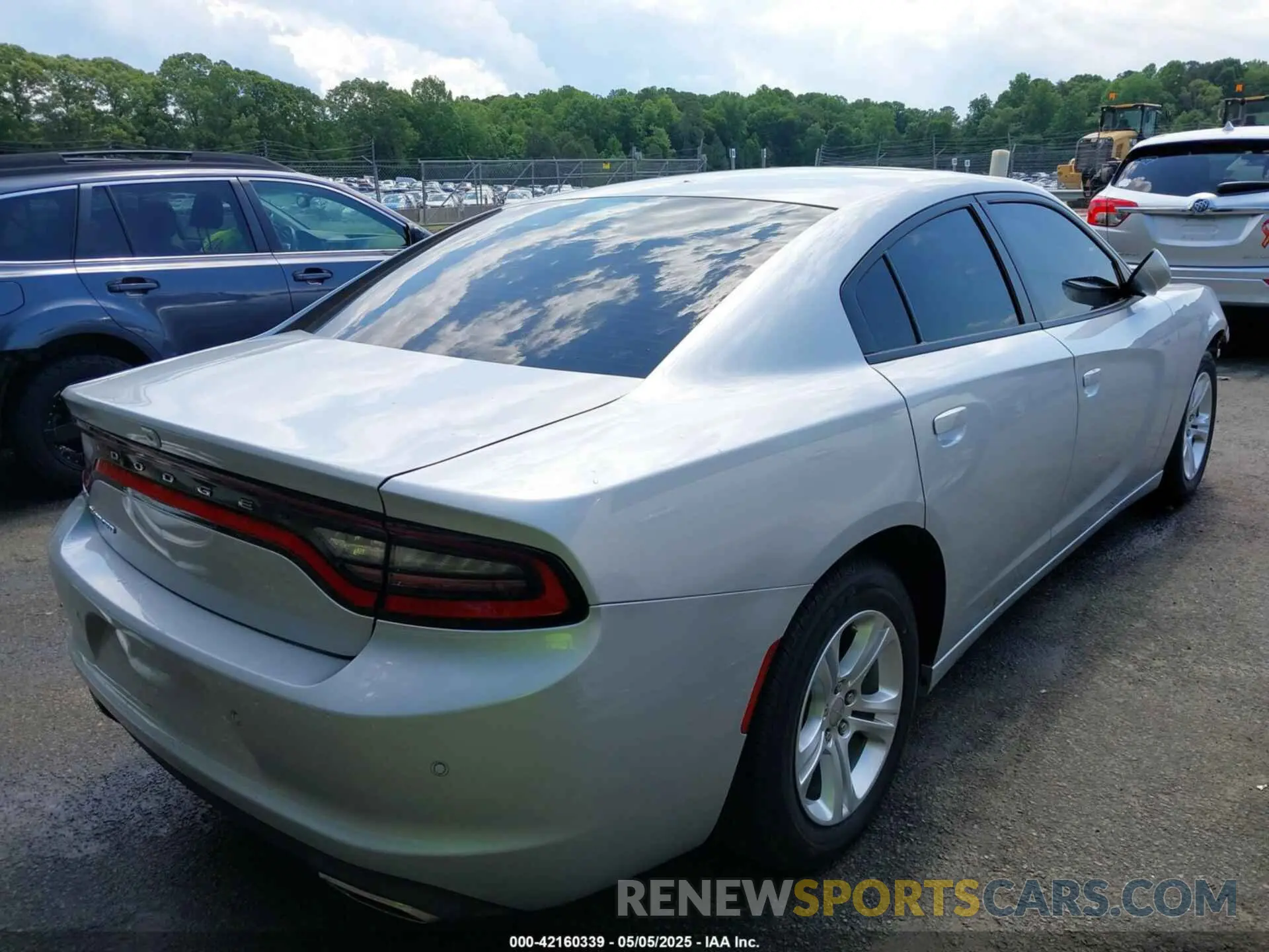 4 Photograph of a damaged car 2C3CDXBG1LH140521 DODGE CHARGER 2020