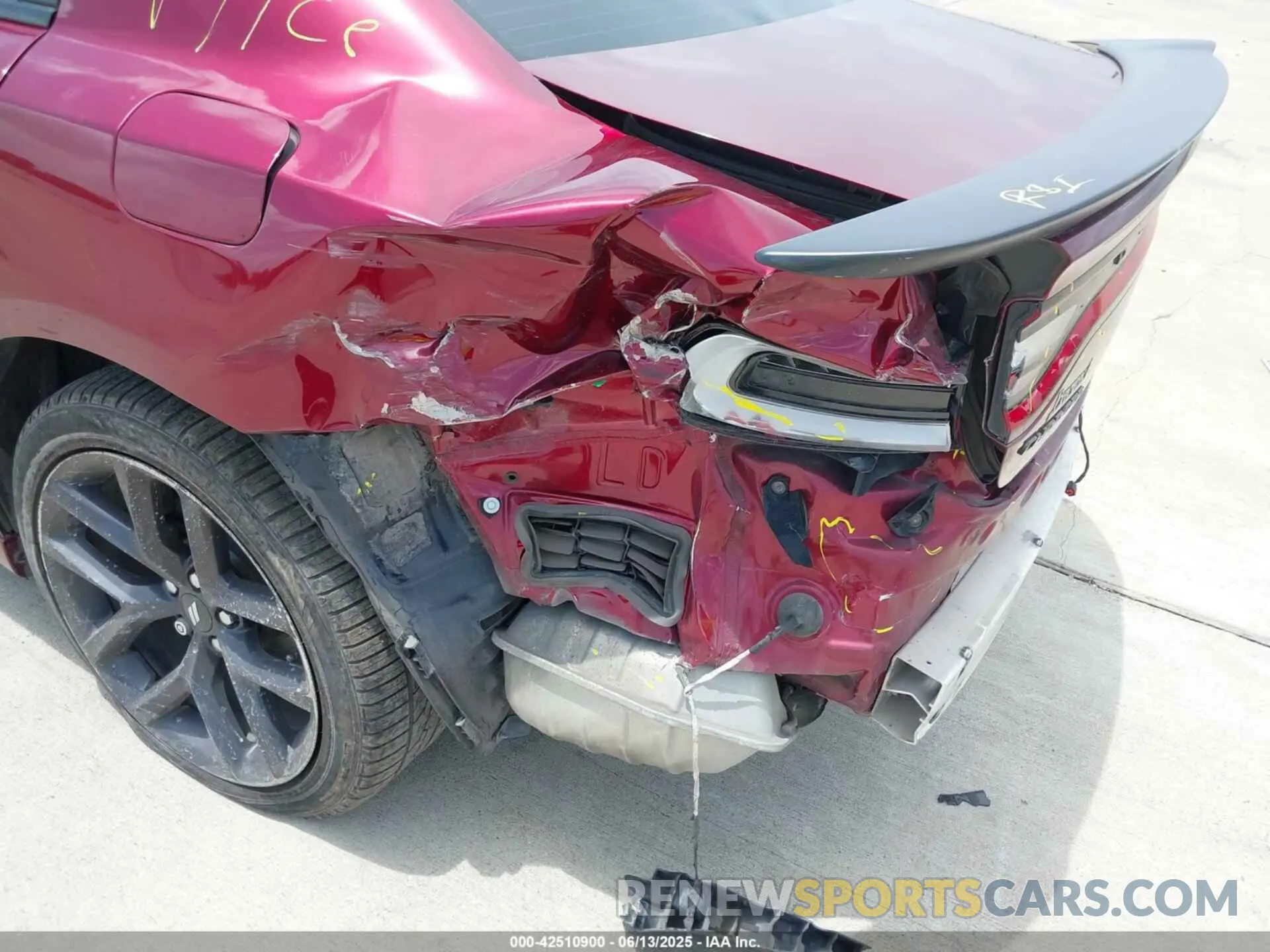 17 Photograph of a damaged car 2C3CDXBG4LH101938 DODGE CHARGER 2020