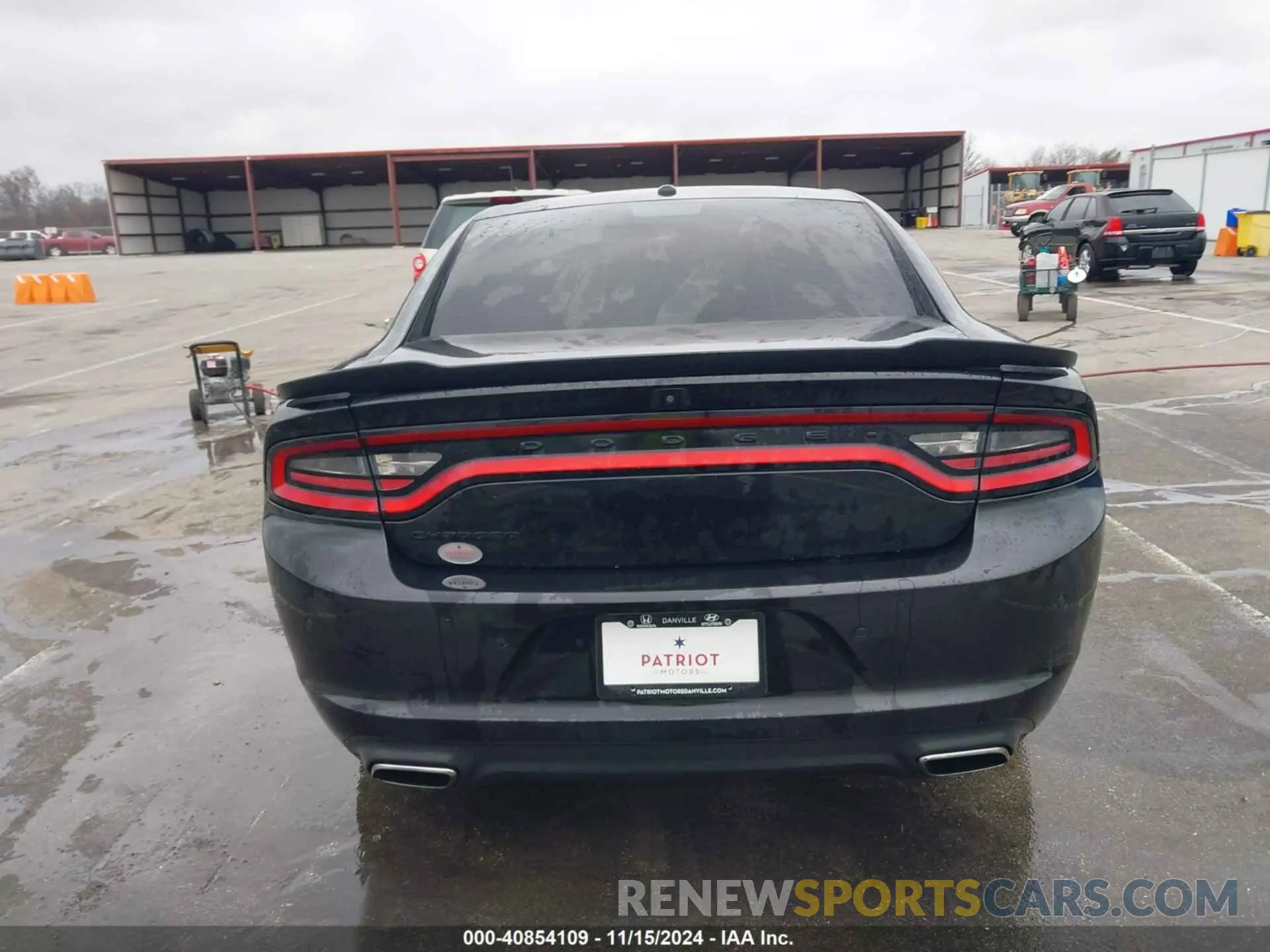 17 Photograph of a damaged car 2C3CDXBG4LH207922 DODGE CHARGER 2020