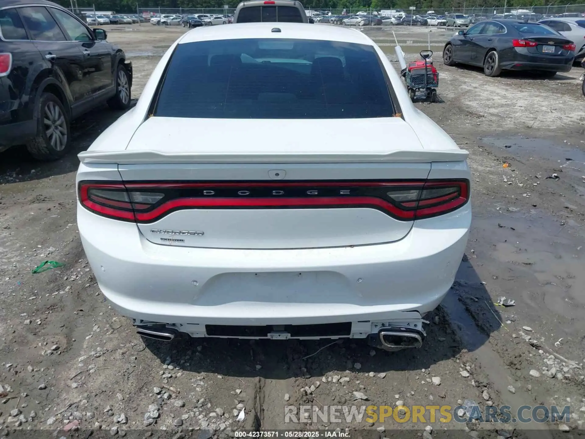 16 Photograph of a damaged car 2C3CDXBG5LH186742 DODGE CHARGER 2020