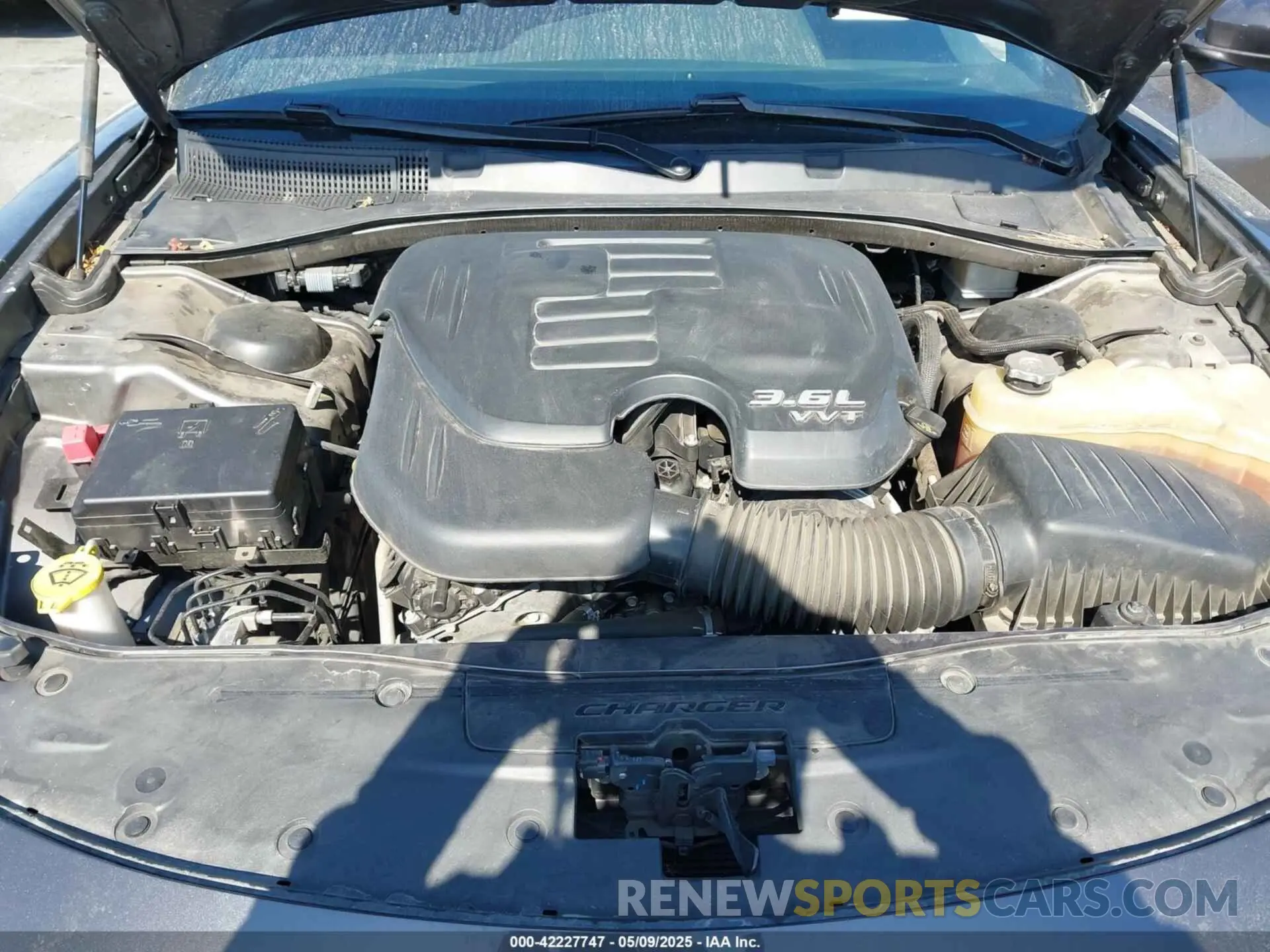 10 Photograph of a damaged car 2C3CDXBG6LH234913 DODGE CHARGER 2020