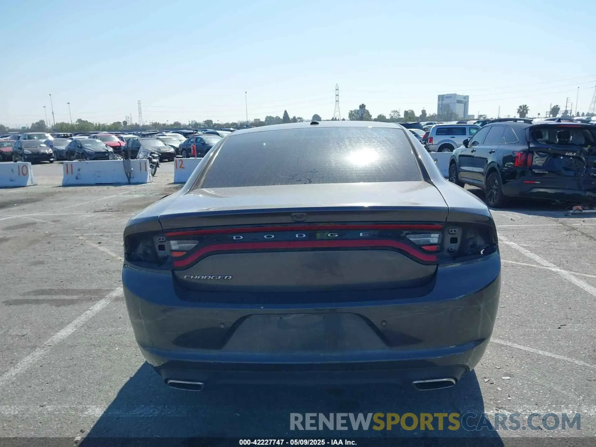 17 Photograph of a damaged car 2C3CDXBG6LH234913 DODGE CHARGER 2020