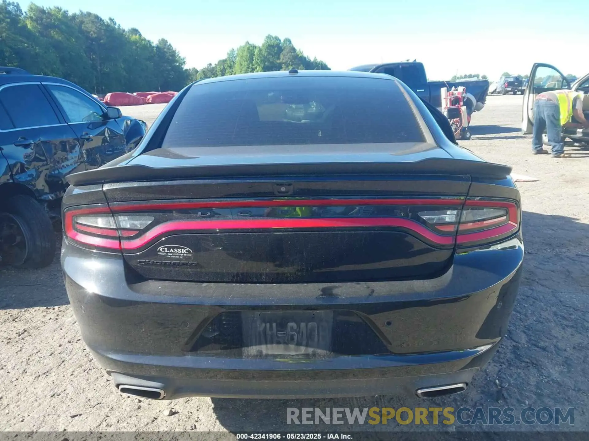 15 Photograph of a damaged car 2C3CDXBG7LH245368 DODGE CHARGER 2020
