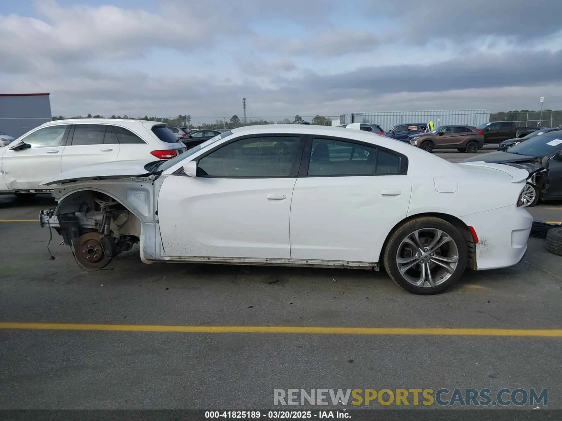 15 Photograph of a damaged car 2C3CDXCT1LH199869 DODGE CHARGER 2020
