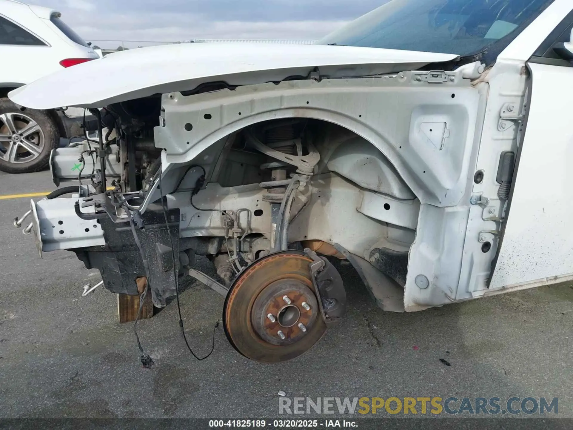 18 Photograph of a damaged car 2C3CDXCT1LH199869 DODGE CHARGER 2020