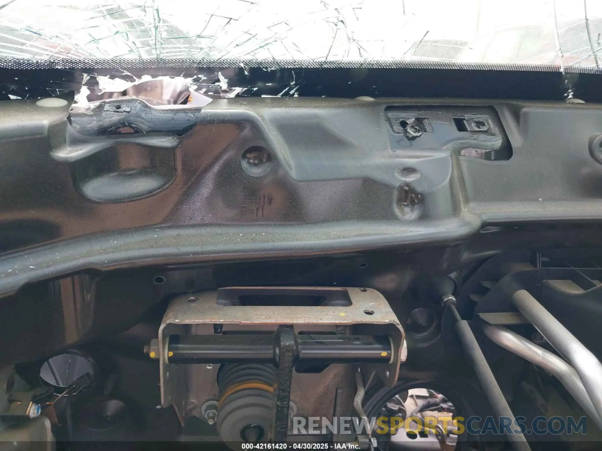 14 Photograph of a damaged car 2C3CDXCT2LH107586 DODGE CHARGER 2020
