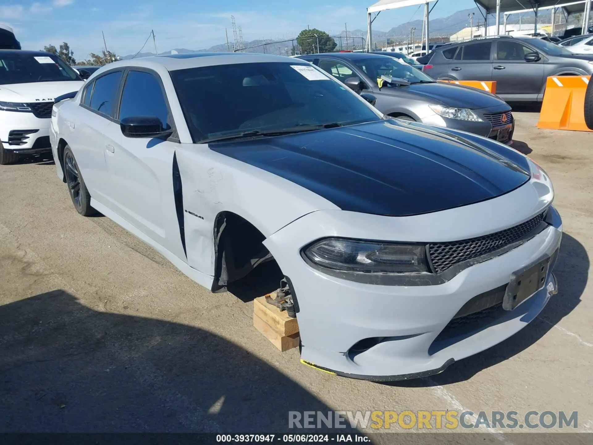 1 Photograph of a damaged car 2C3CDXCT3LH221189 DODGE CHARGER 2020