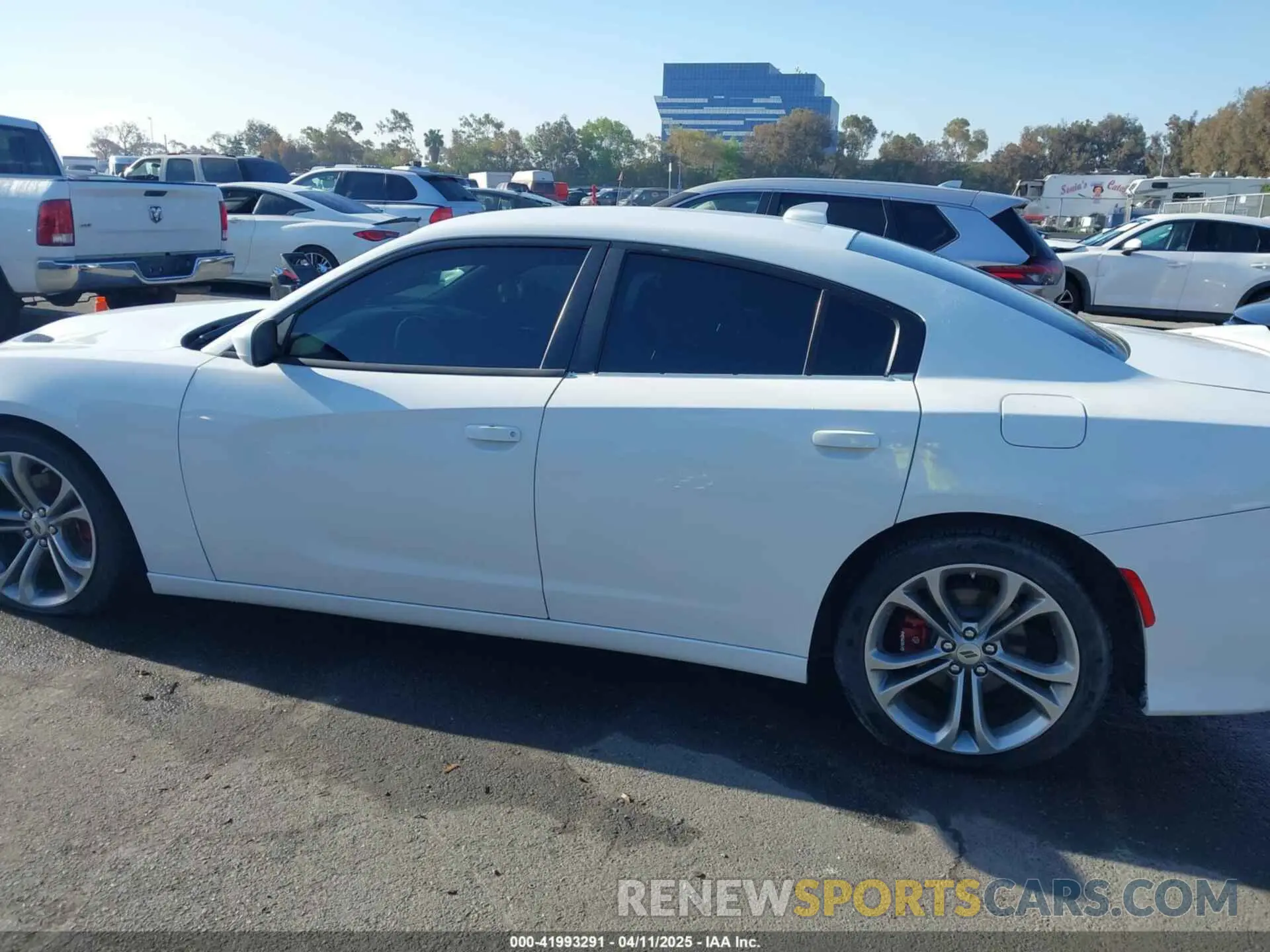 14 Photograph of a damaged car 2C3CDXCT8LH153942 DODGE CHARGER 2020
