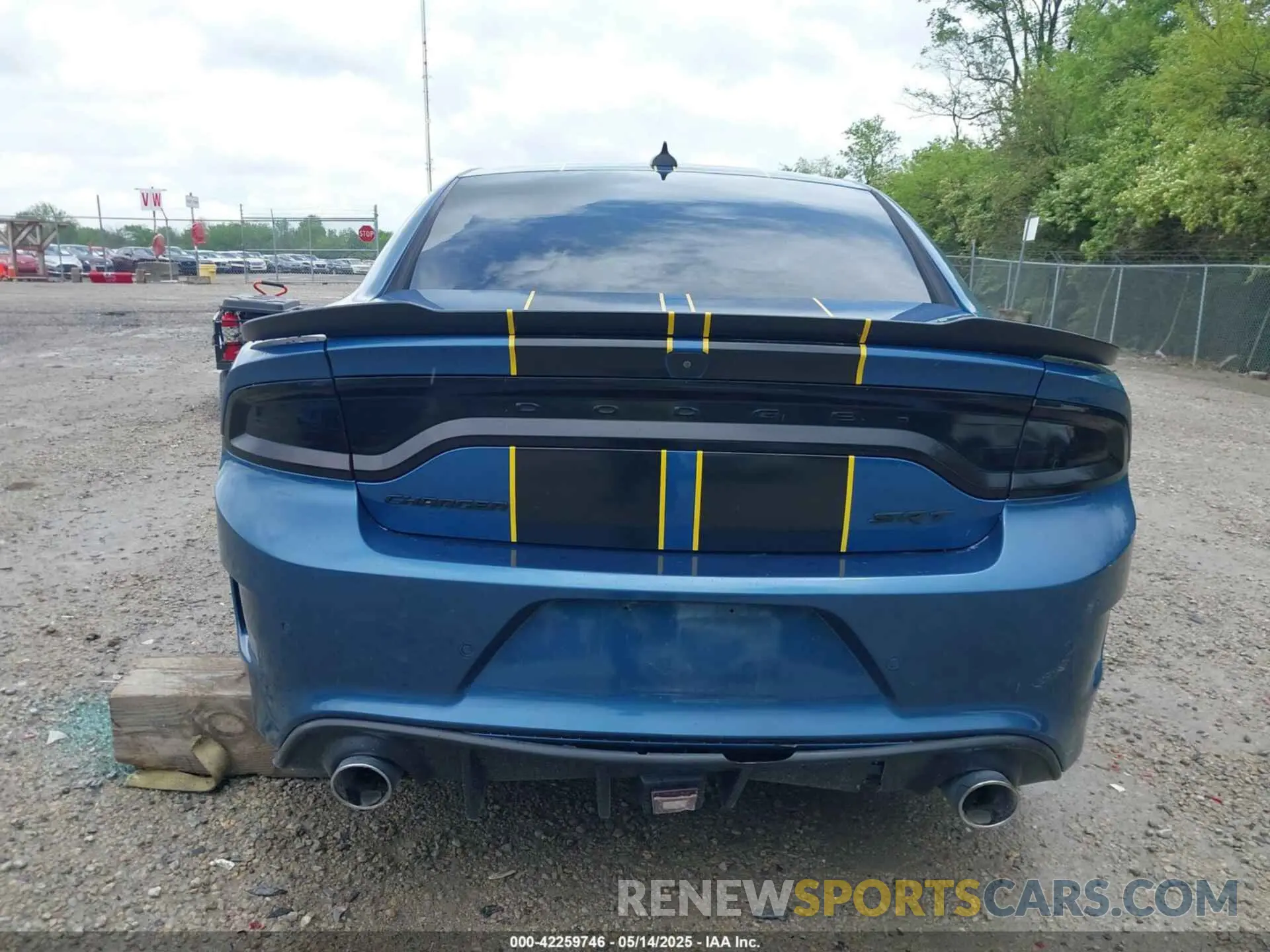 16 Photograph of a damaged car 2C3CDXCT8LH204808 DODGE CHARGER 2020