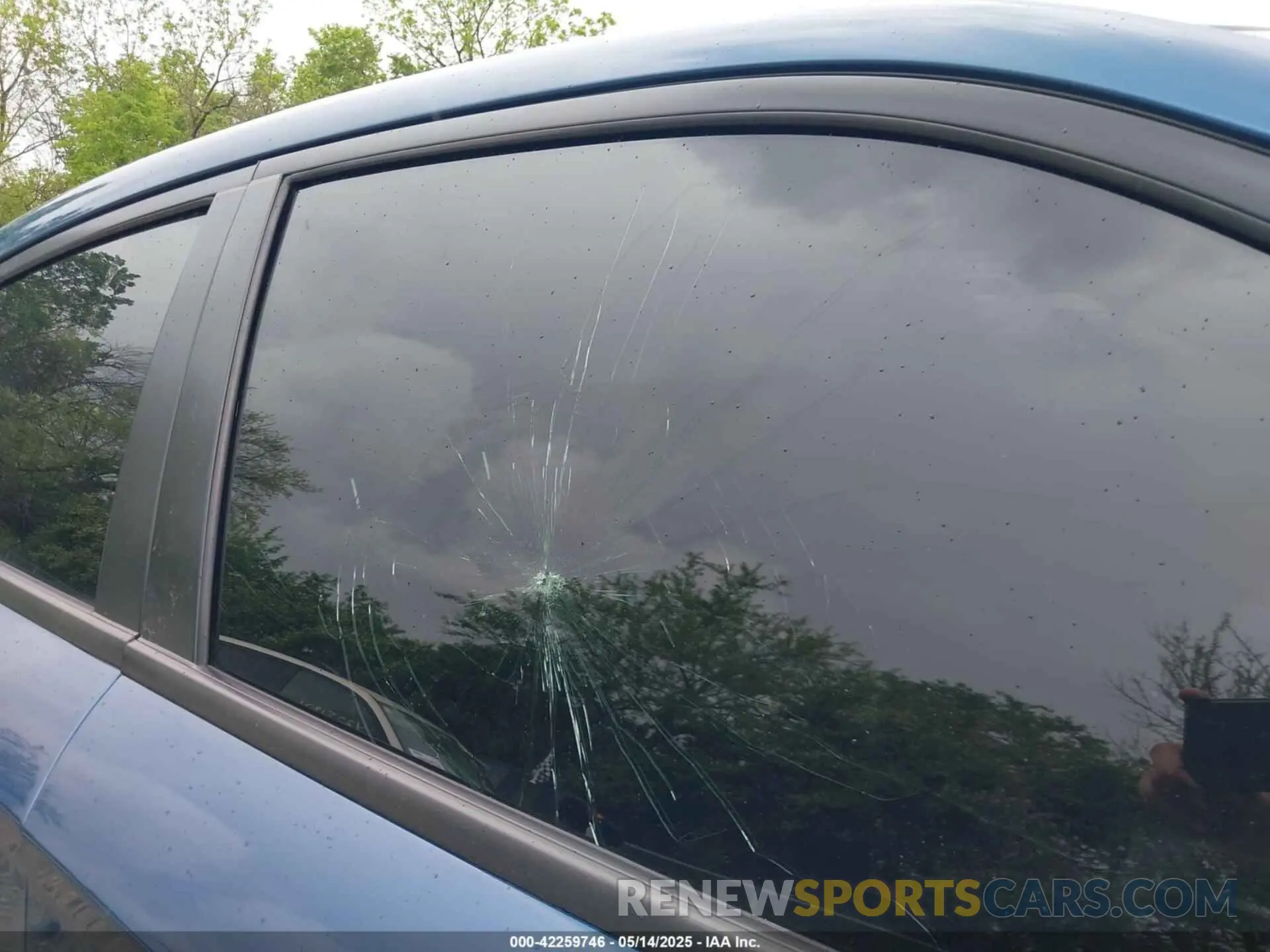 18 Photograph of a damaged car 2C3CDXCT8LH204808 DODGE CHARGER 2020