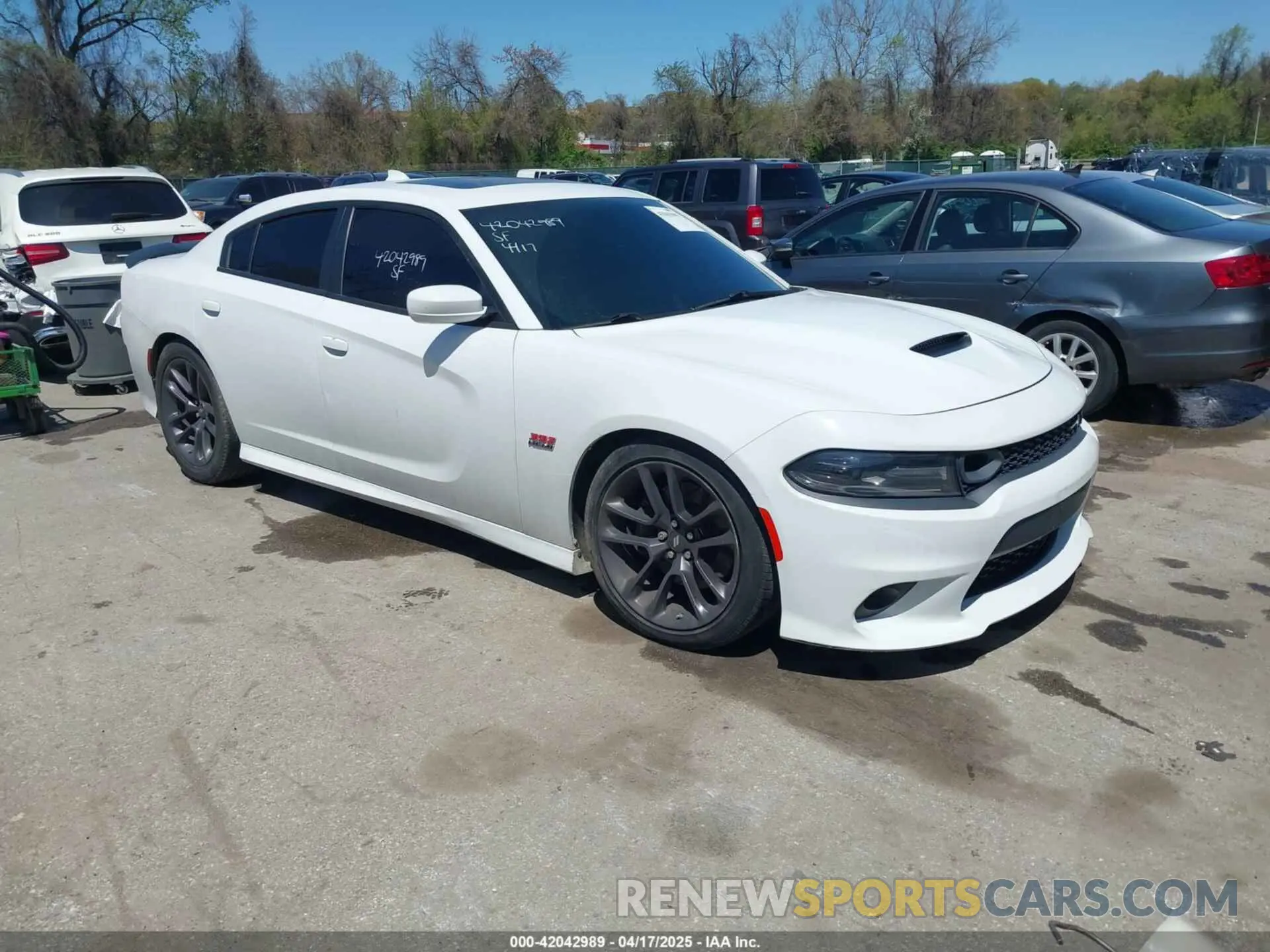 1 Photograph of a damaged car 2C3CDXGJ1LH120631 DODGE CHARGER 2020