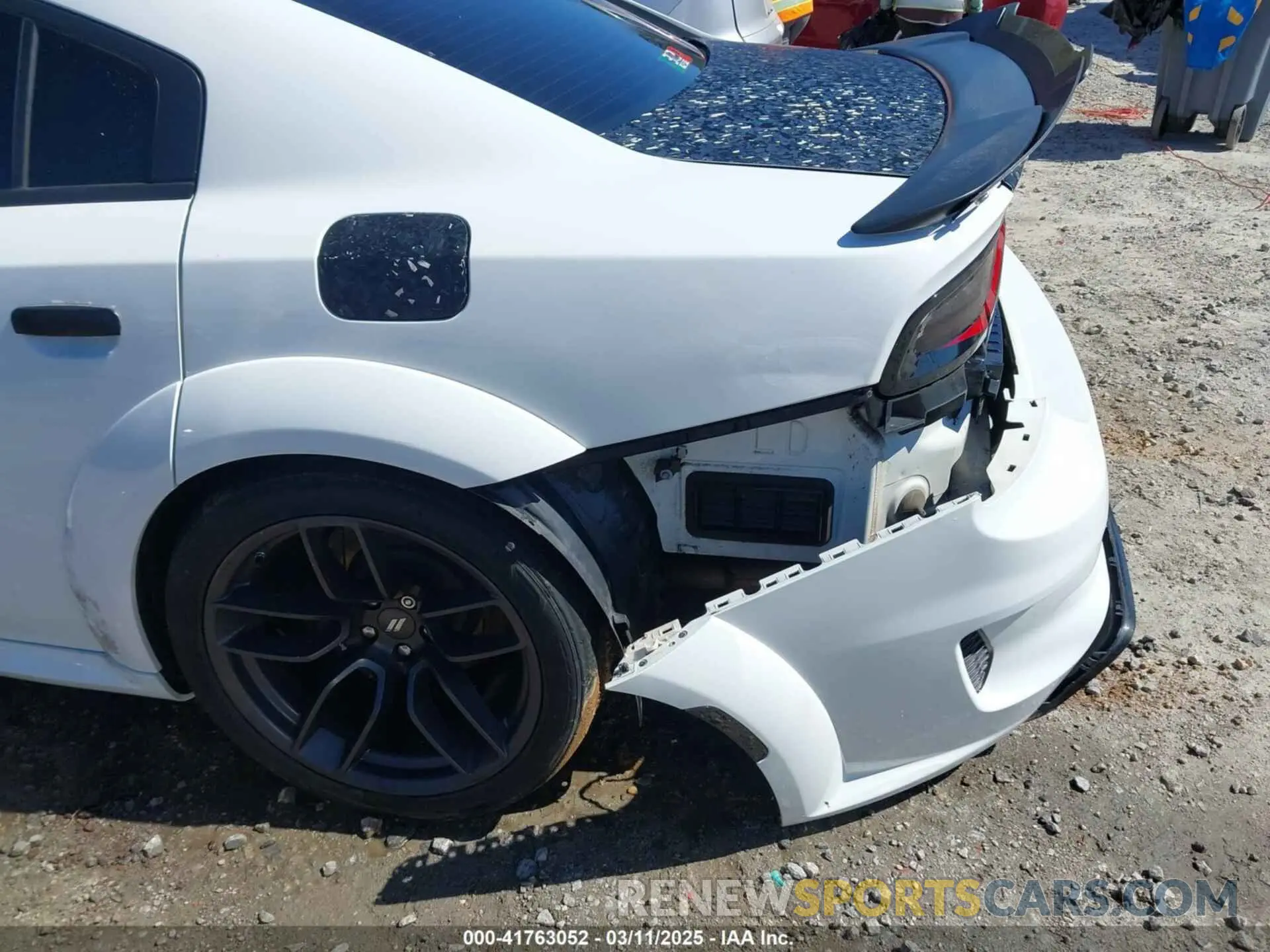 17 Photograph of a damaged car 2C3CDXGJ1LH202374 DODGE CHARGER 2020