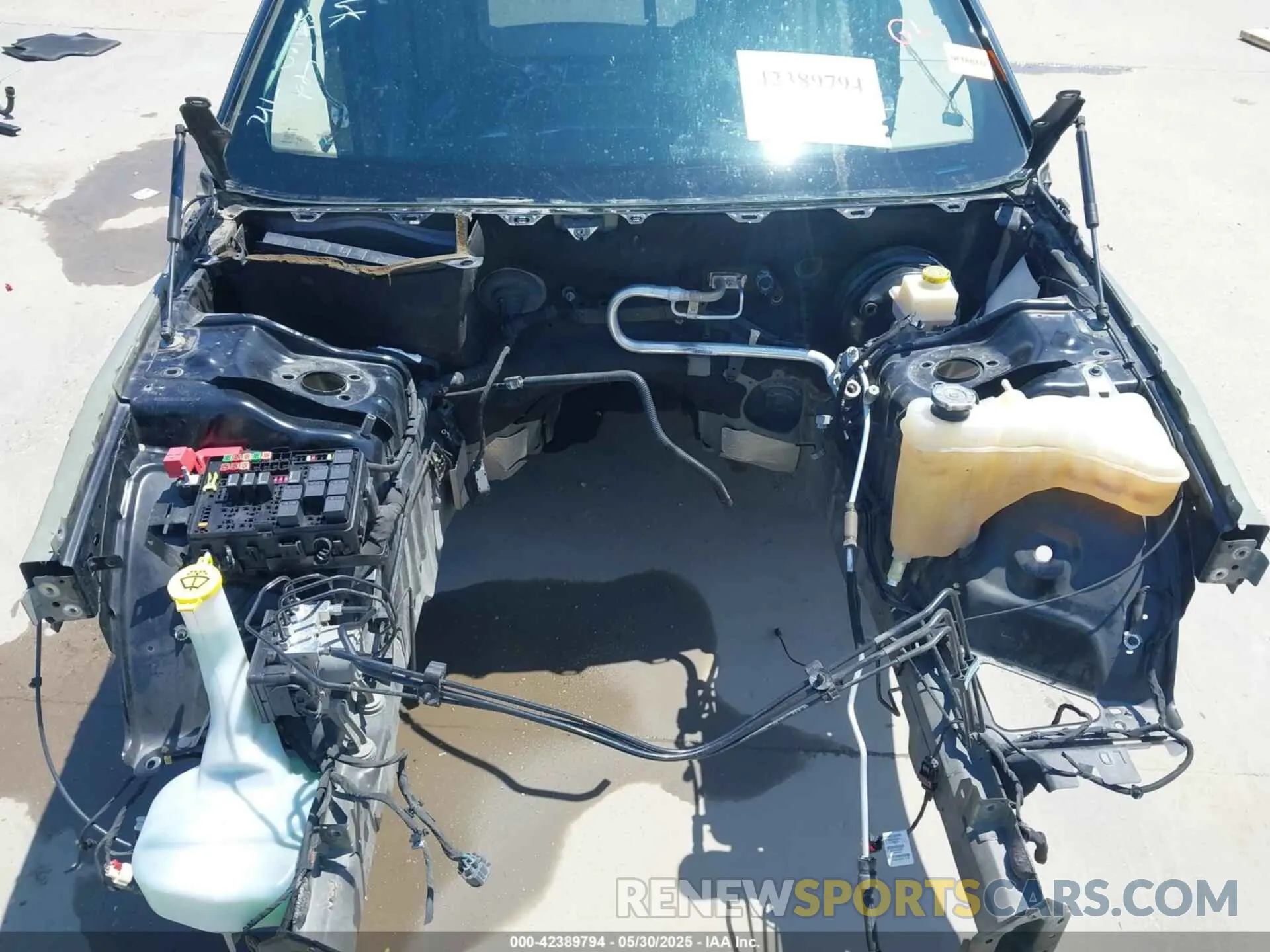 10 Photograph of a damaged car 2C3CDXGJ1LH237514 DODGE CHARGER 2020