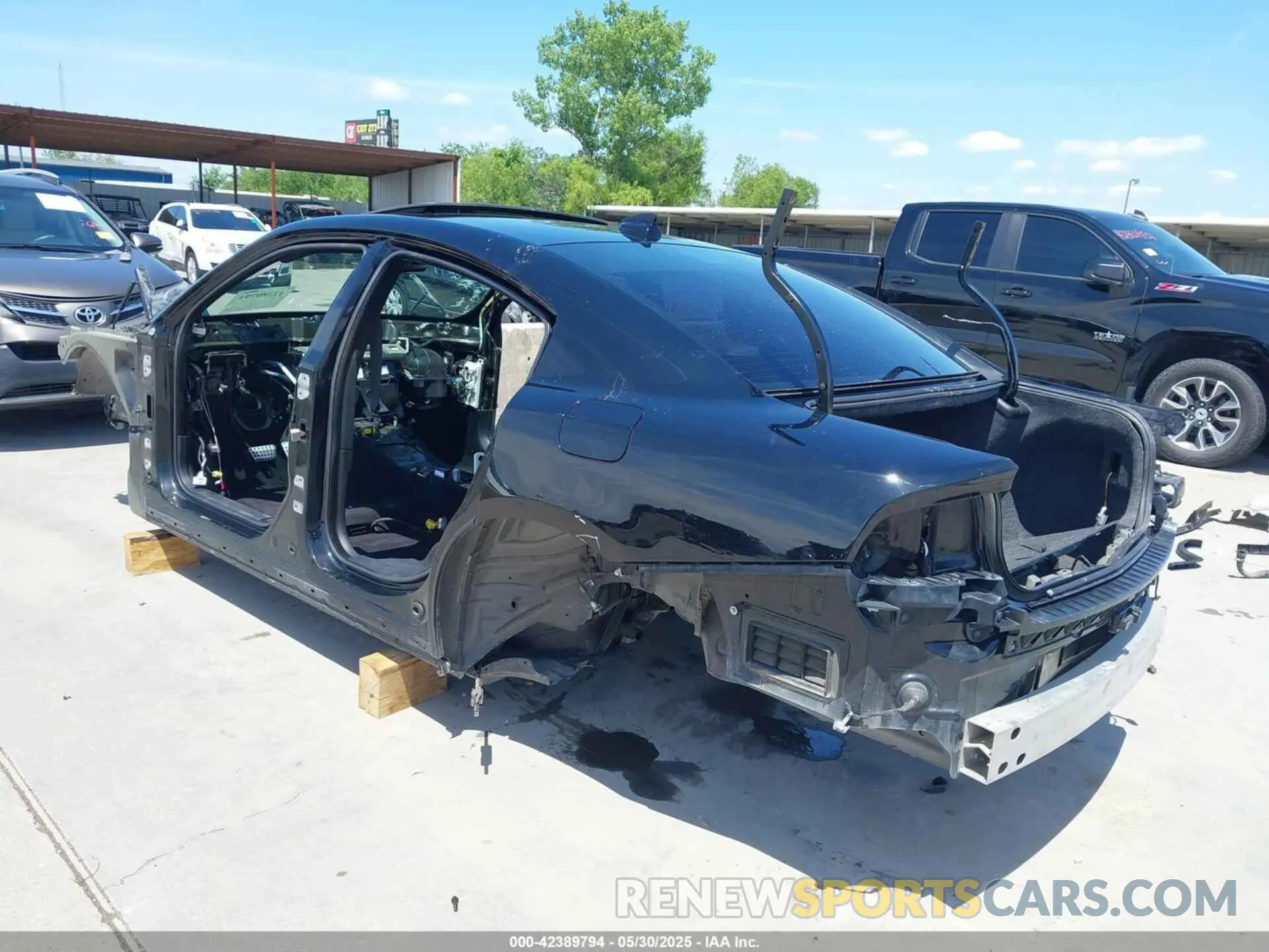 3 Photograph of a damaged car 2C3CDXGJ1LH237514 DODGE CHARGER 2020
