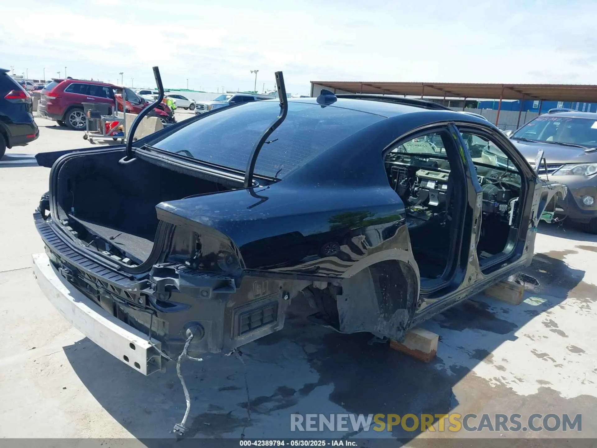 4 Photograph of a damaged car 2C3CDXGJ1LH237514 DODGE CHARGER 2020