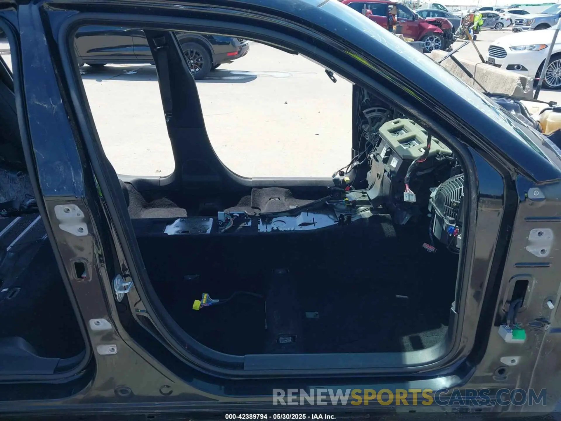 5 Photograph of a damaged car 2C3CDXGJ1LH237514 DODGE CHARGER 2020