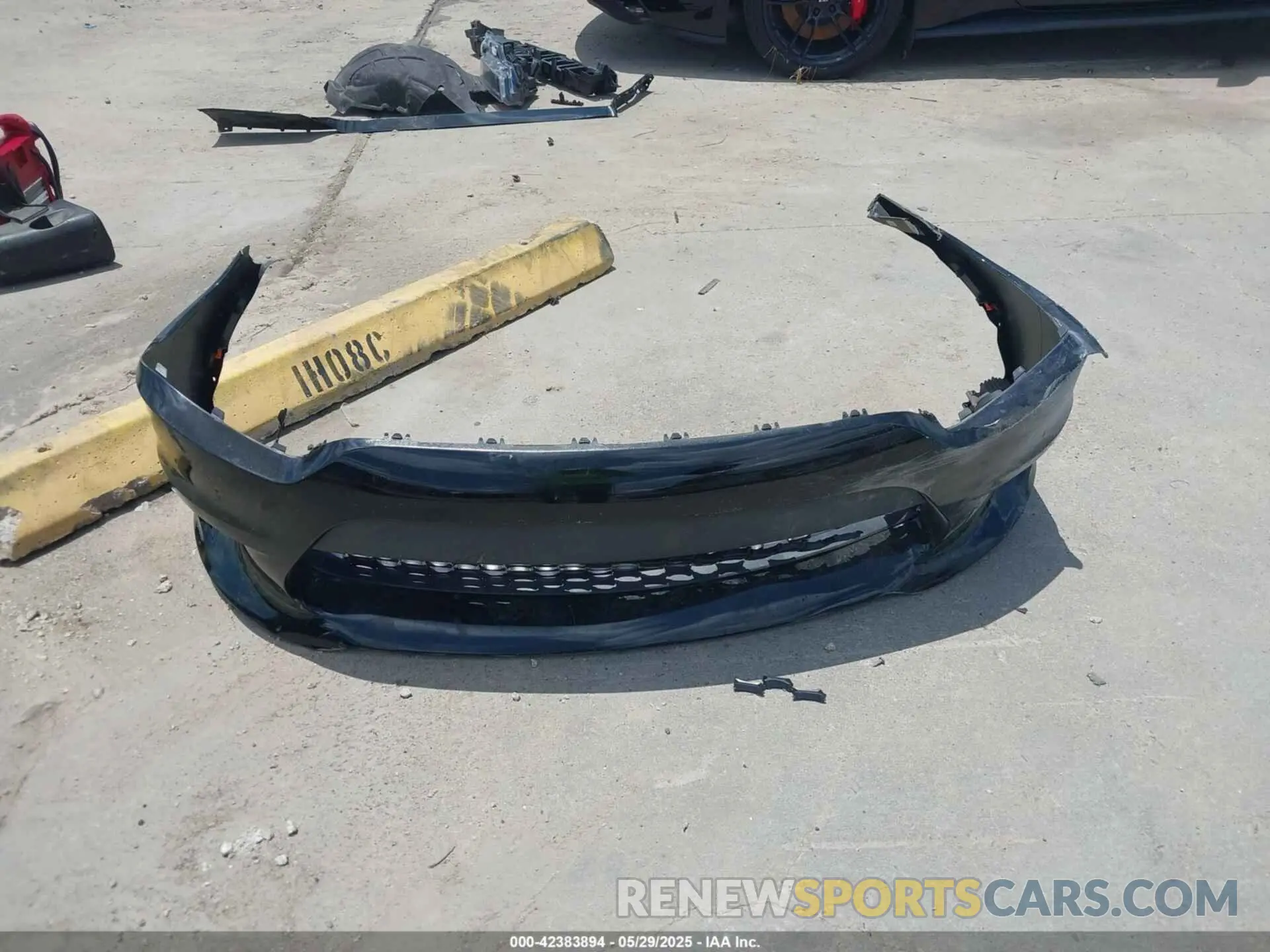 12 Photograph of a damaged car 2C3CDXGJ2LH114580 DODGE CHARGER 2020