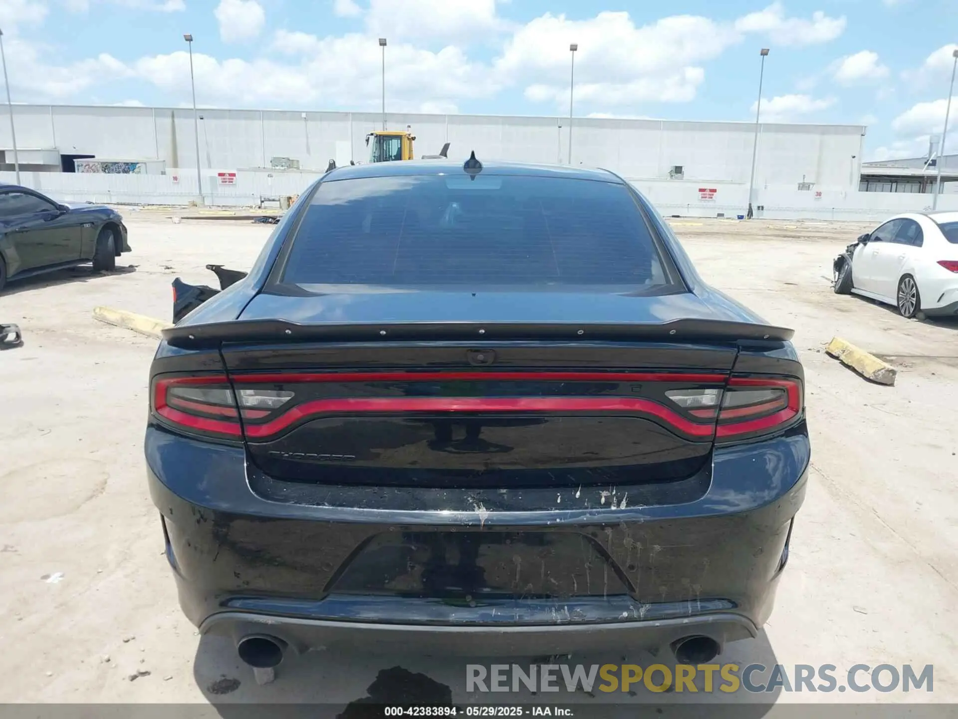 17 Photograph of a damaged car 2C3CDXGJ2LH114580 DODGE CHARGER 2020