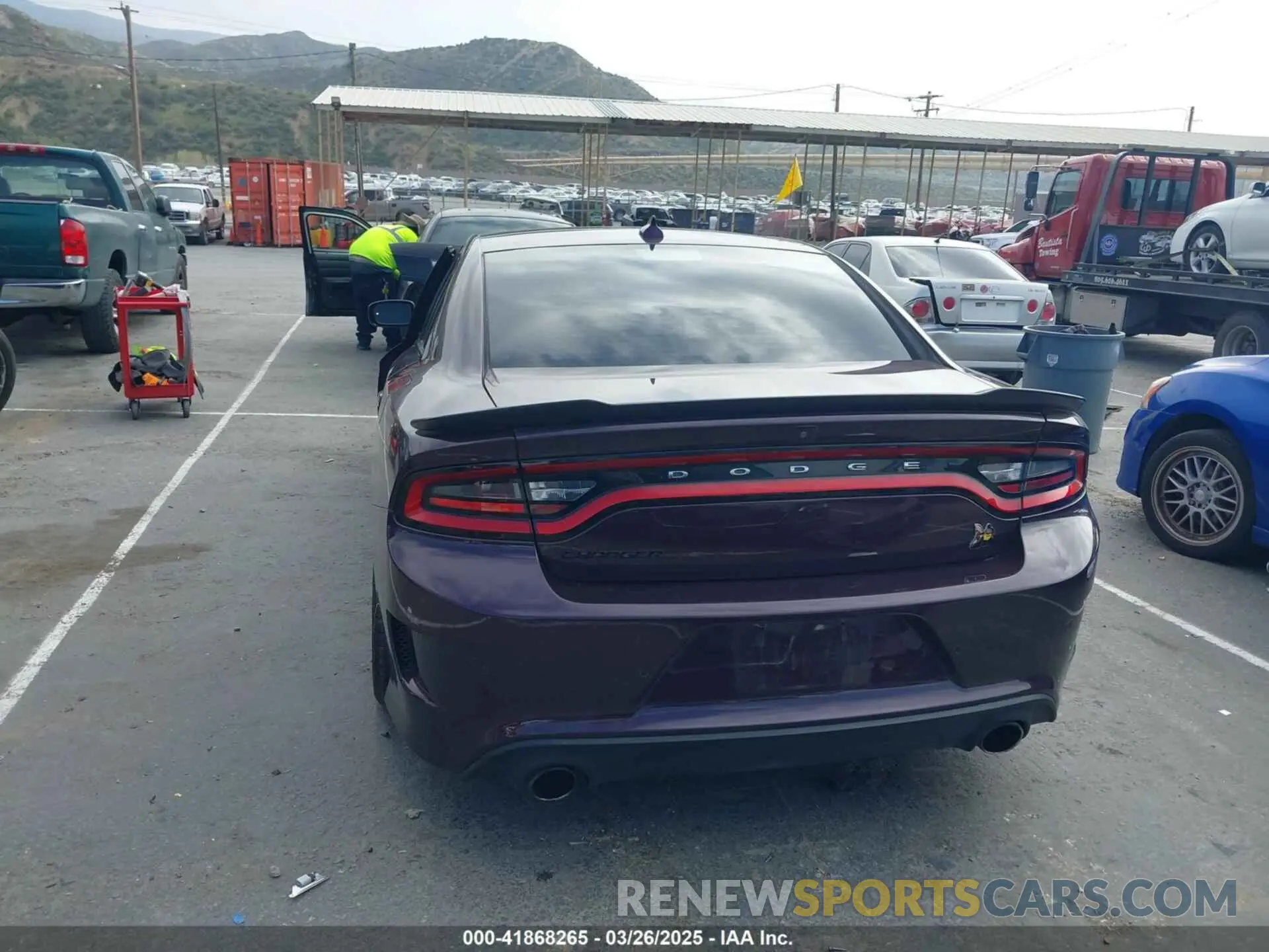 17 Photograph of a damaged car 2C3CDXGJ4LH176319 DODGE CHARGER 2020