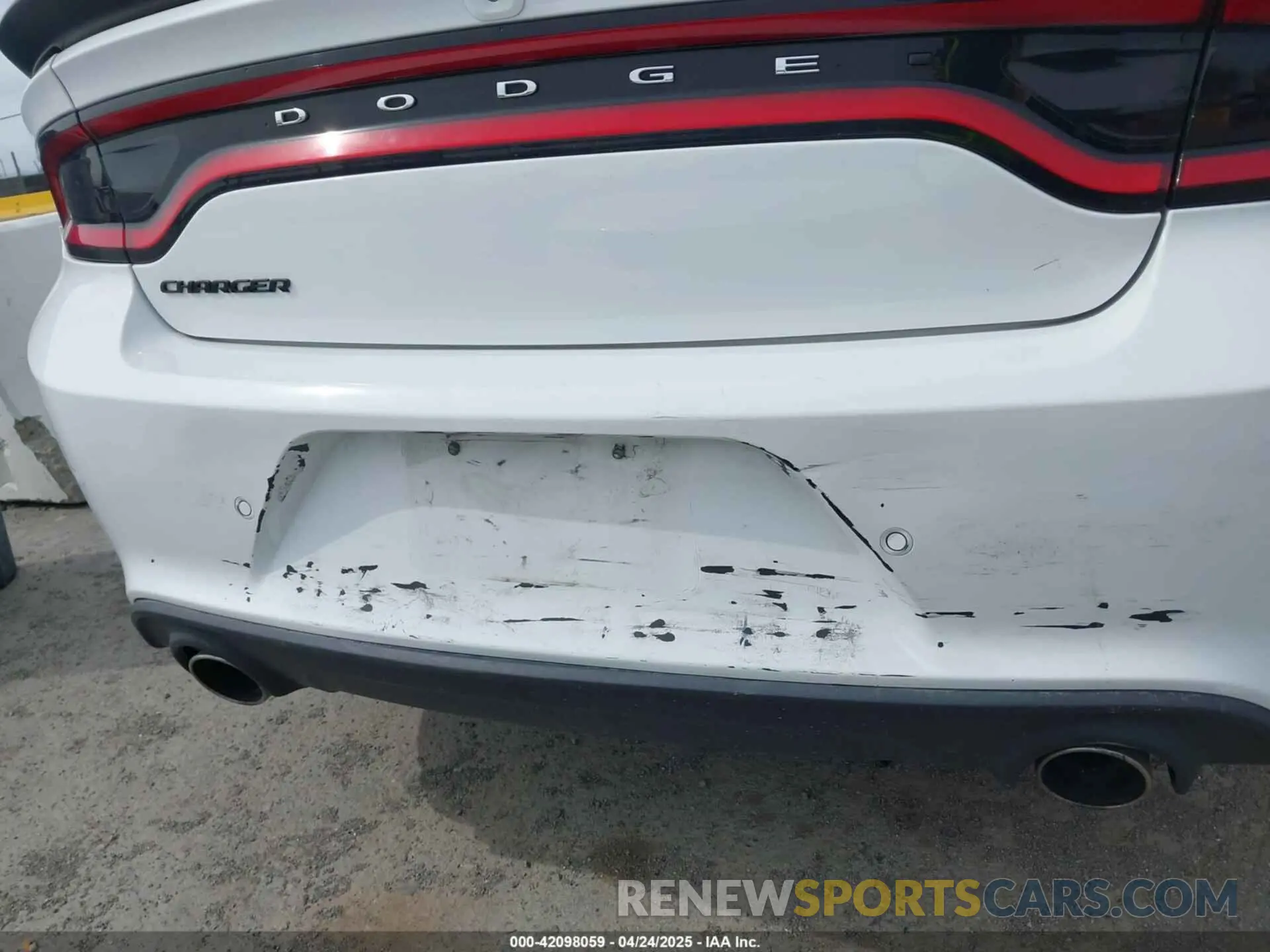 16 Photograph of a damaged car 2C3CDXGJ5LH180296 DODGE CHARGER 2020