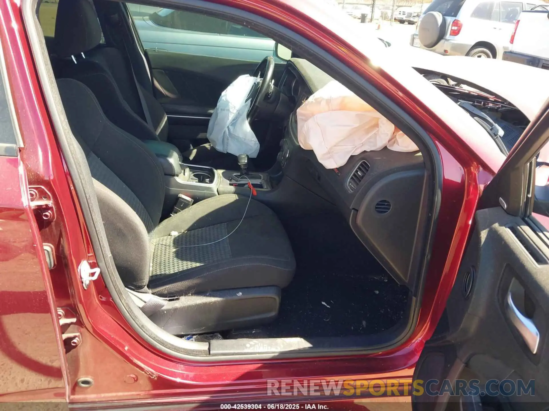 5 Photograph of a damaged car 2C3CDXGJ7LH156162 DODGE CHARGER 2020