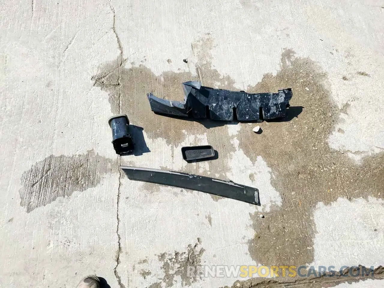 12 Photograph of a damaged car 2C3CDXGJ7LH181692 DODGE CHARGER 2020