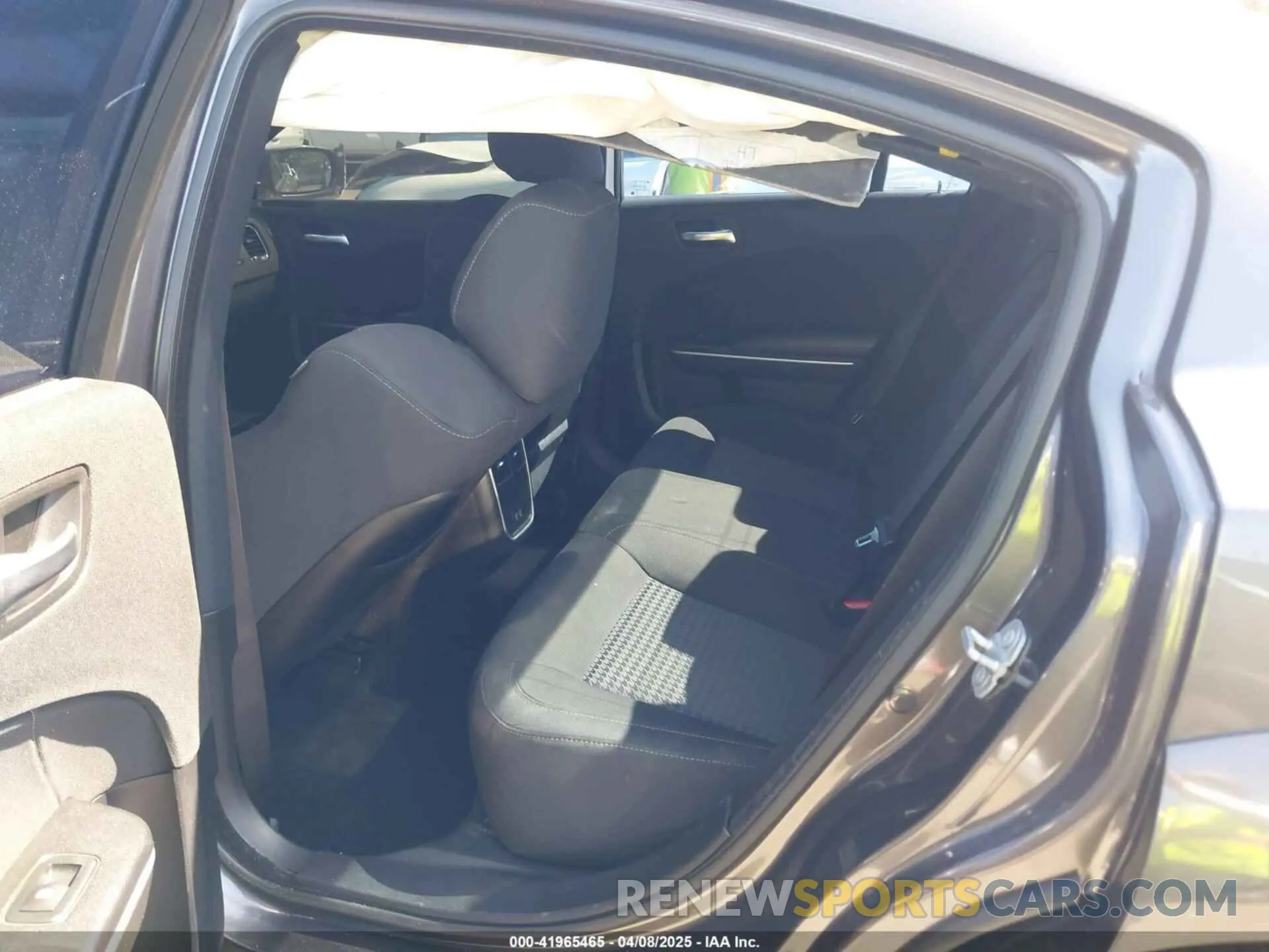 8 Photograph of a damaged car 2C3CDXGJ7LH183040 DODGE CHARGER 2020