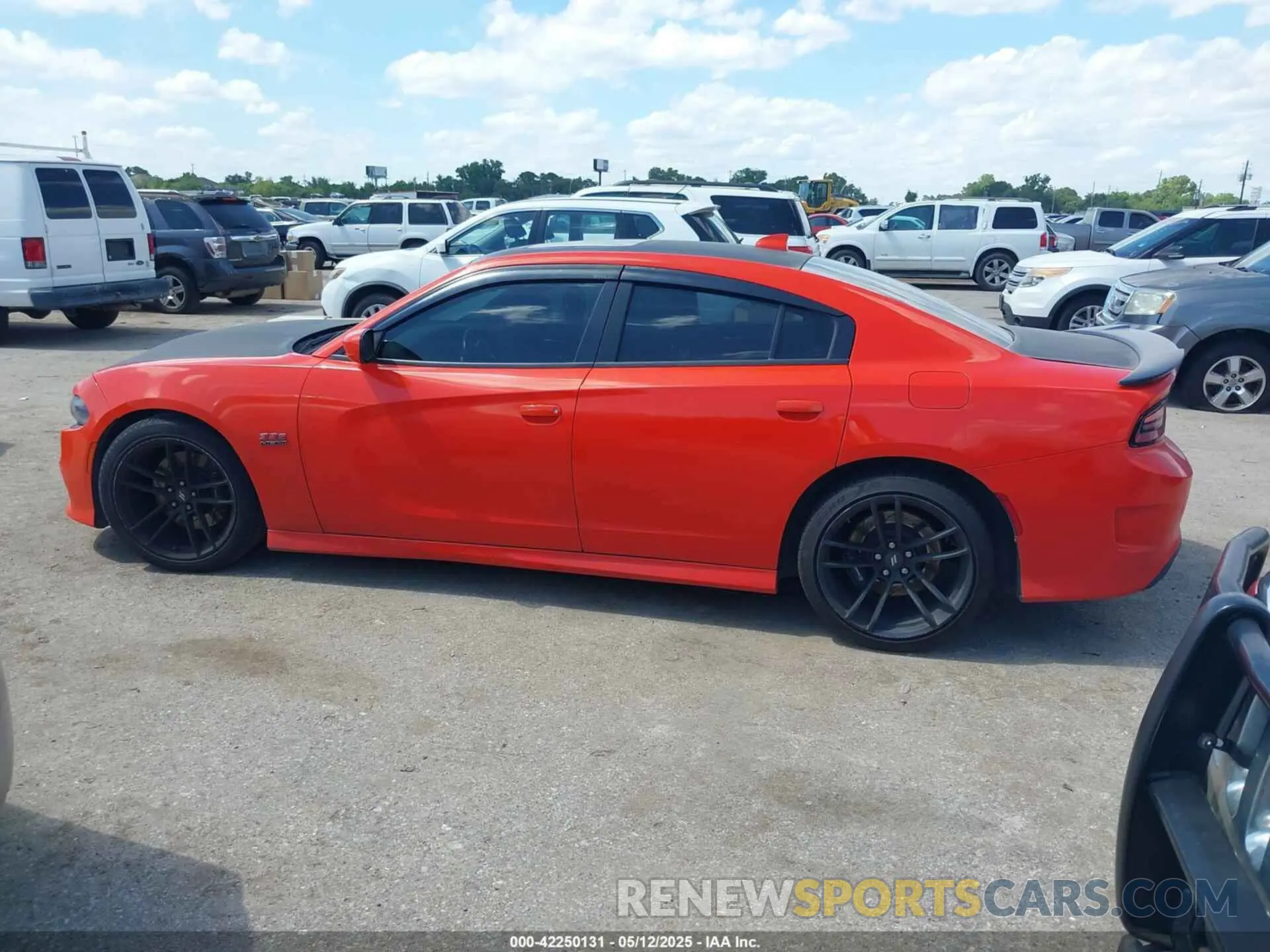13 Photograph of a damaged car 2C3CDXGJ8LH122098 DODGE CHARGER 2020