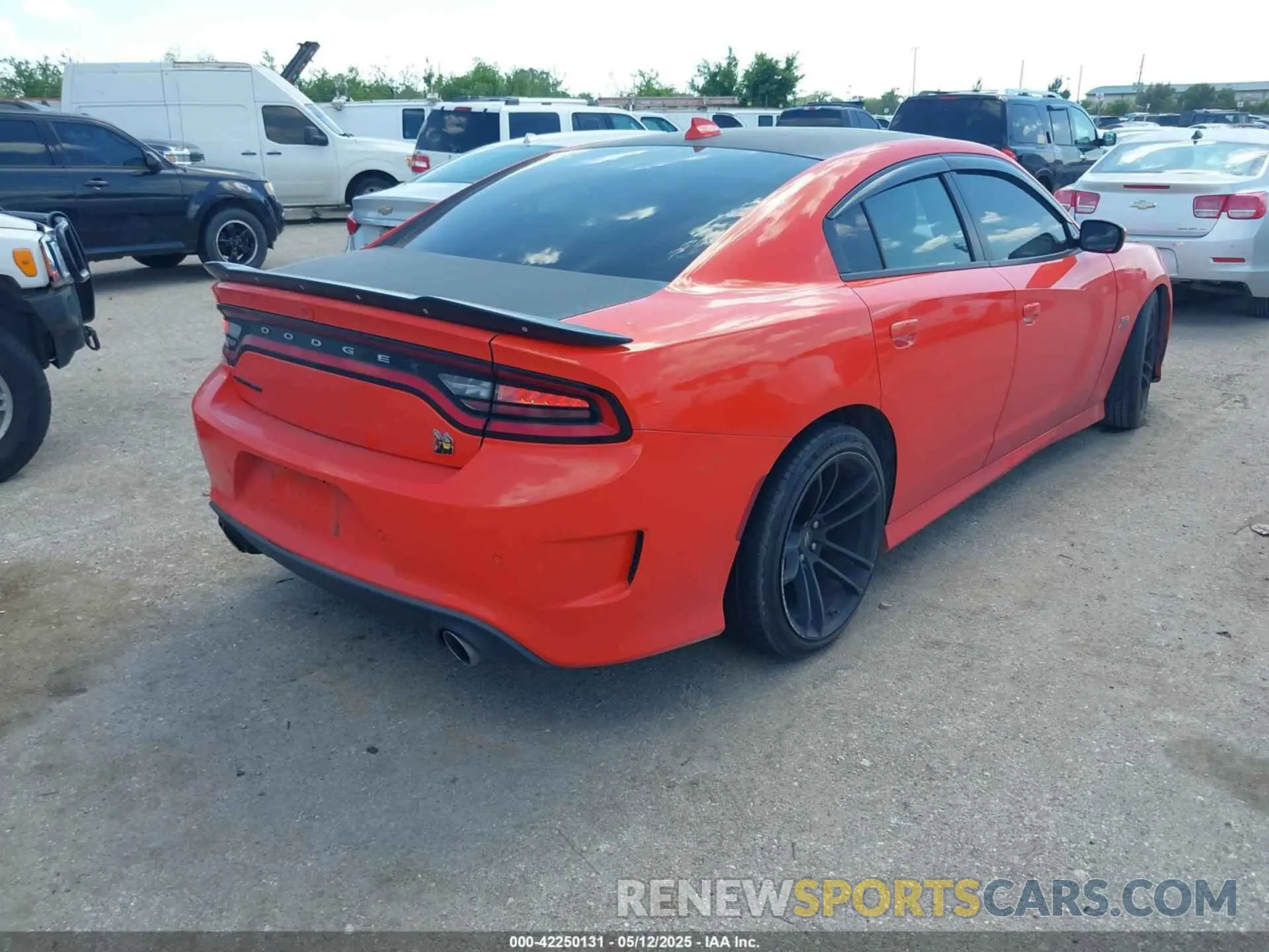 4 Photograph of a damaged car 2C3CDXGJ8LH122098 DODGE CHARGER 2020