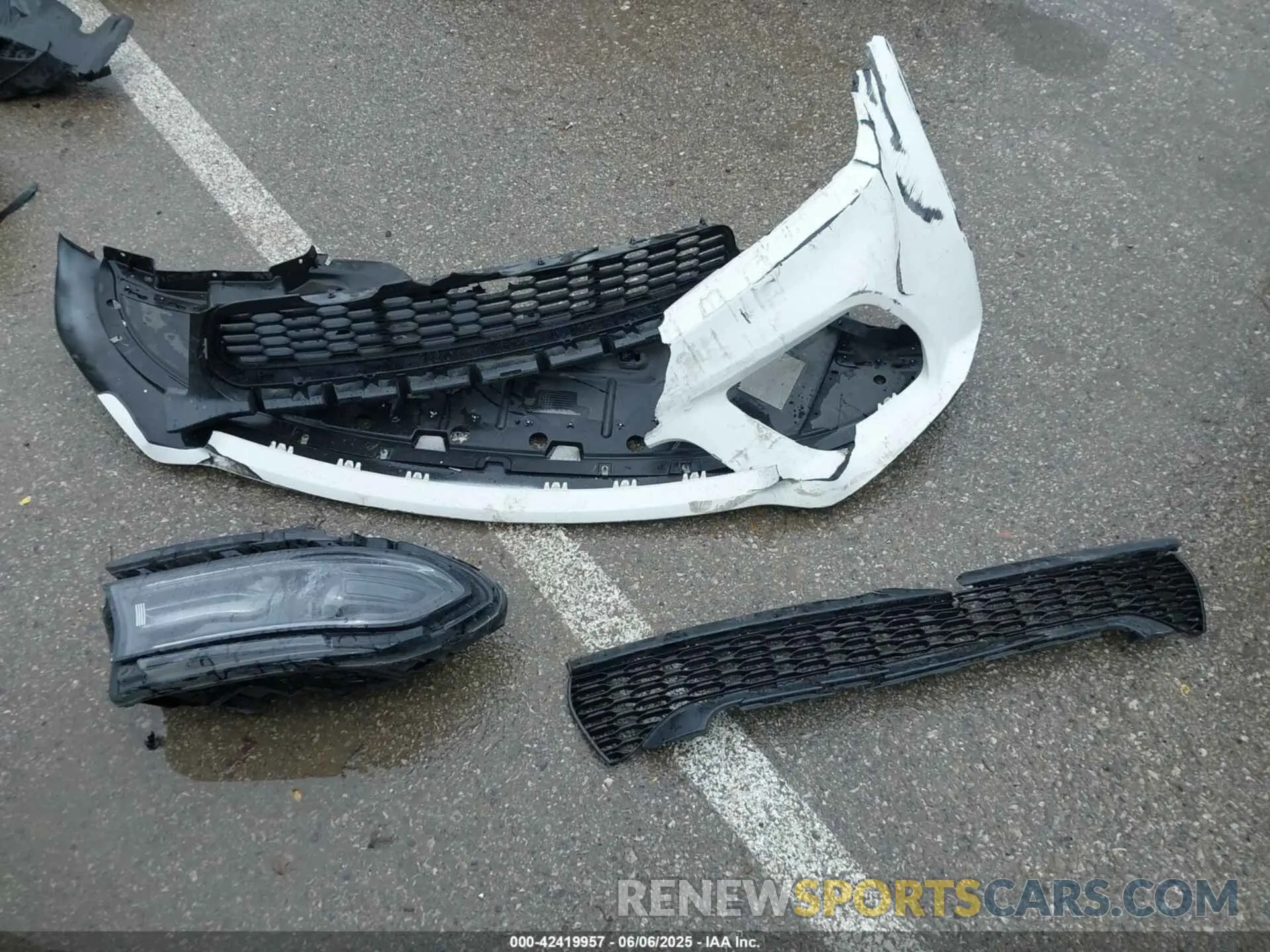 12 Photograph of a damaged car 2C3CDXGJ8LH164688 DODGE CHARGER 2020