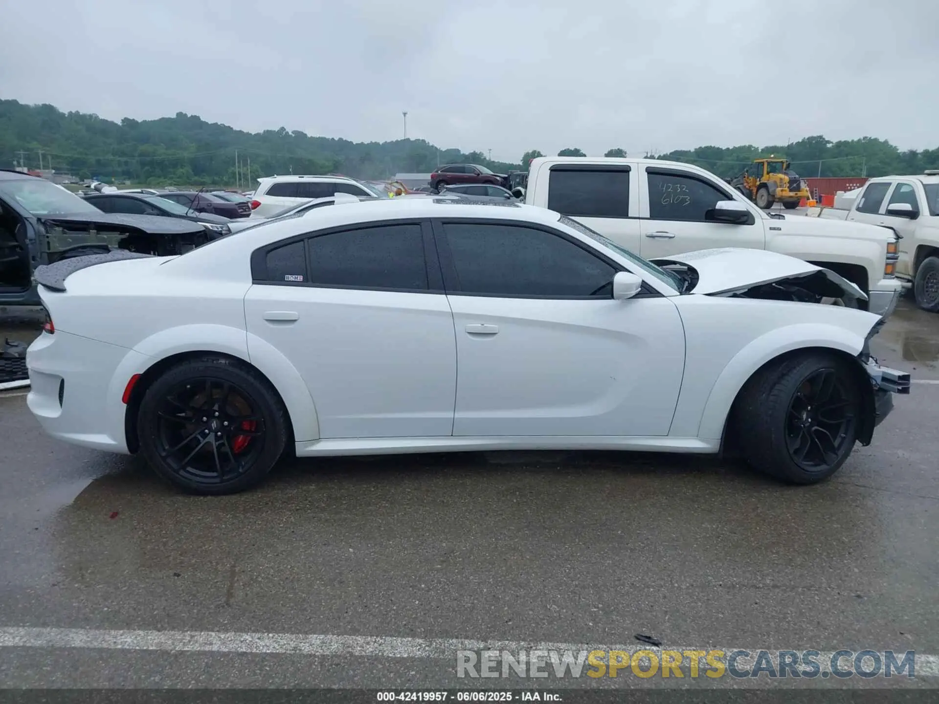 14 Photograph of a damaged car 2C3CDXGJ8LH164688 DODGE CHARGER 2020