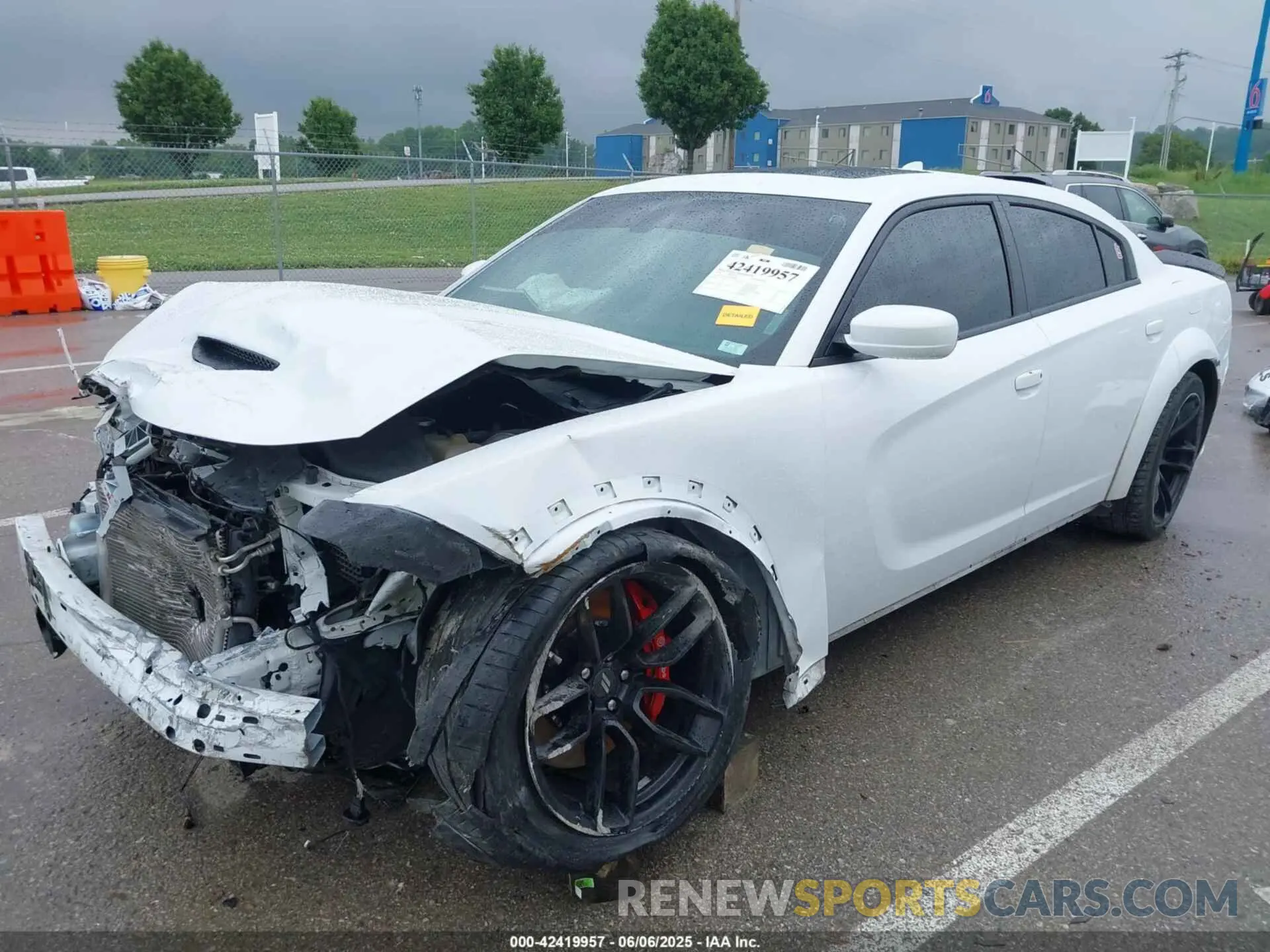 2 Photograph of a damaged car 2C3CDXGJ8LH164688 DODGE CHARGER 2020