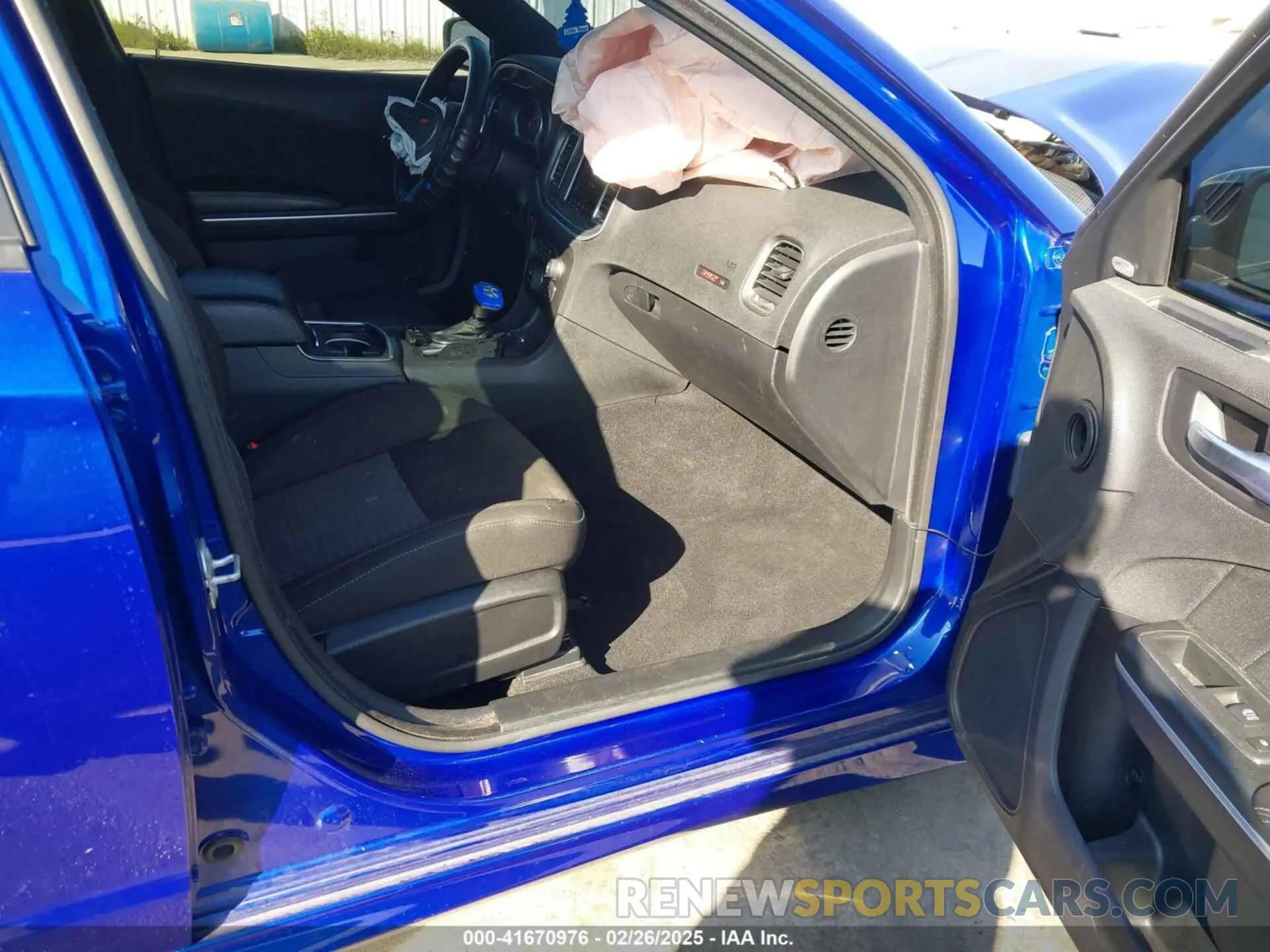 5 Photograph of a damaged car 2C3CDXGJ8LH175139 DODGE CHARGER 2020