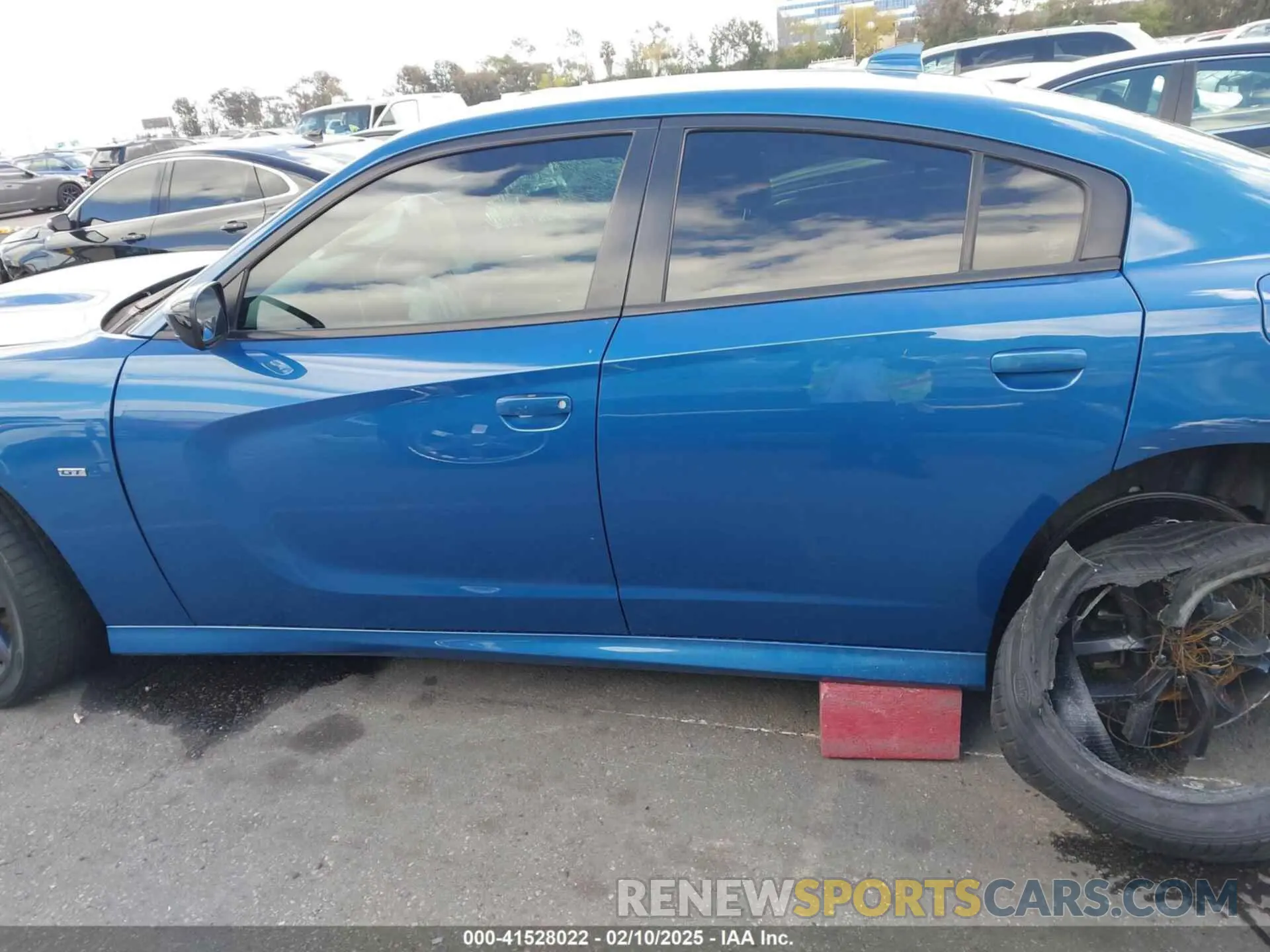 14 Photograph of a damaged car 2C3CDXHG0LH138217 DODGE CHARGER 2020
