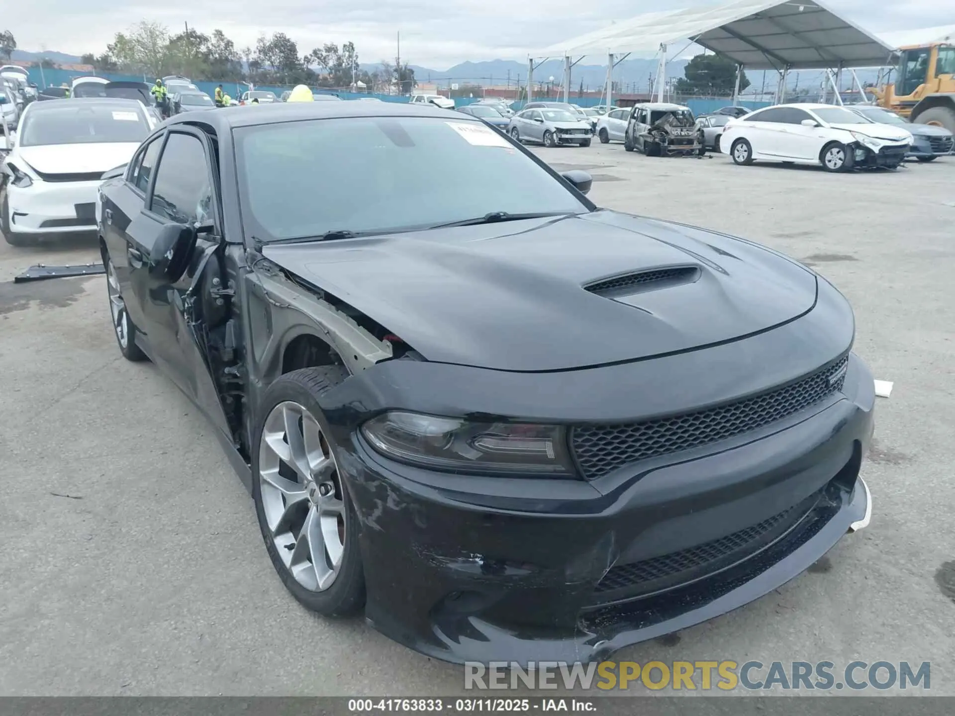 1 Photograph of a damaged car 2C3CDXHG8LH238548 DODGE CHARGER 2020
