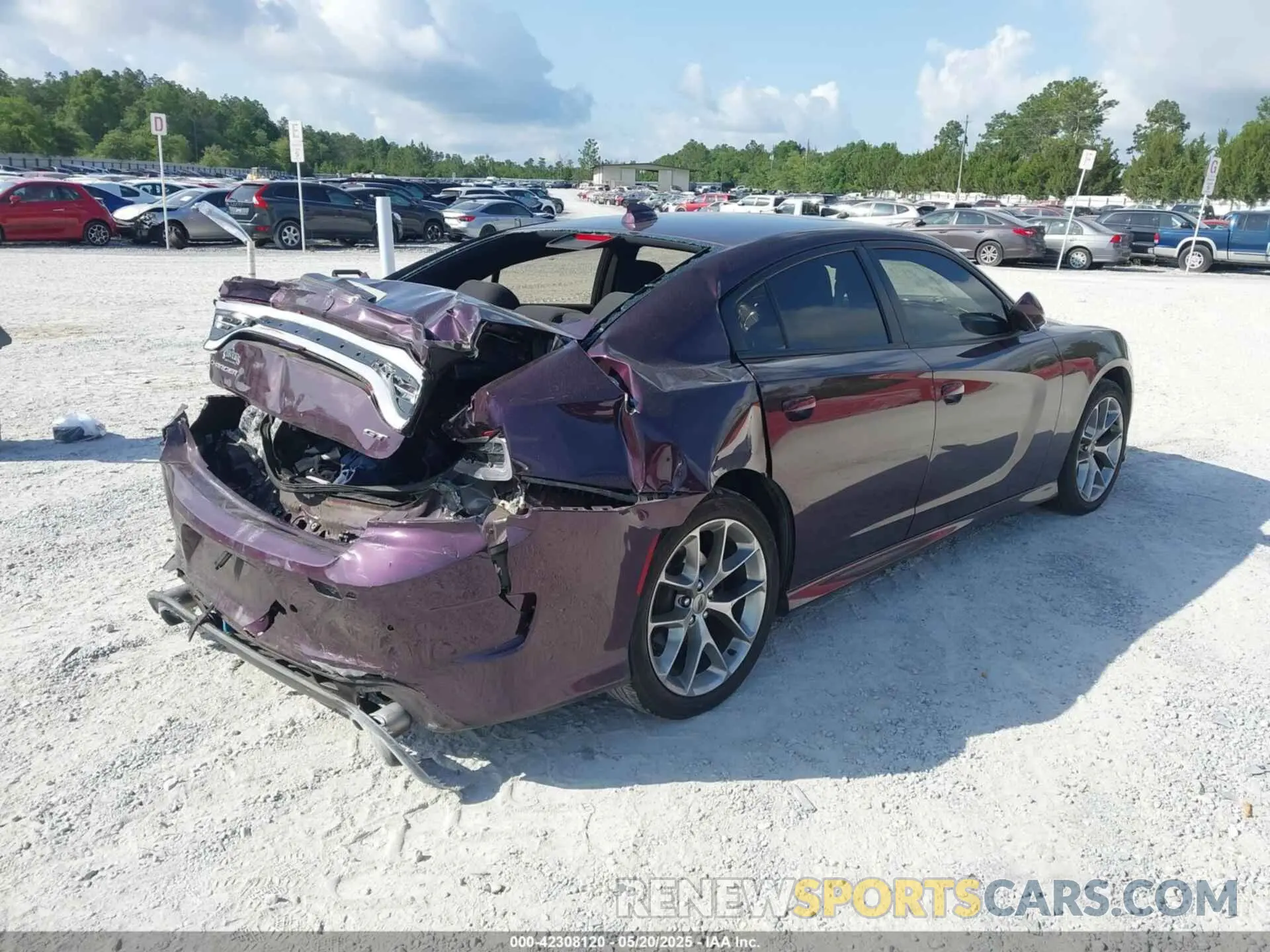 4 Photograph of a damaged car 2C3CDXHG9LH220026 DODGE CHARGER 2020