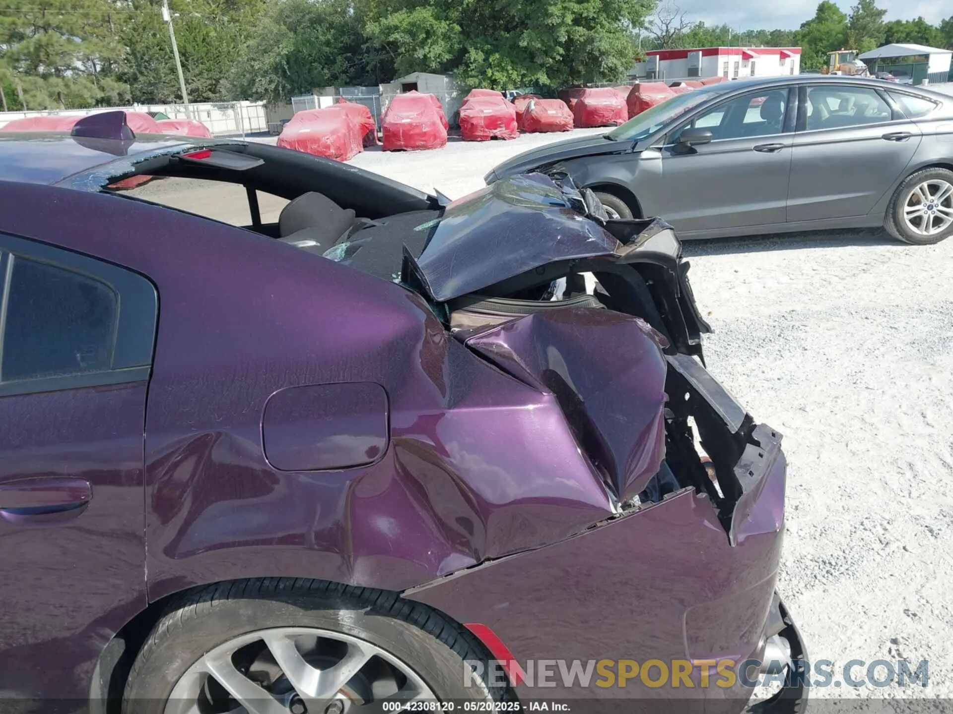 6 Photograph of a damaged car 2C3CDXHG9LH220026 DODGE CHARGER 2020