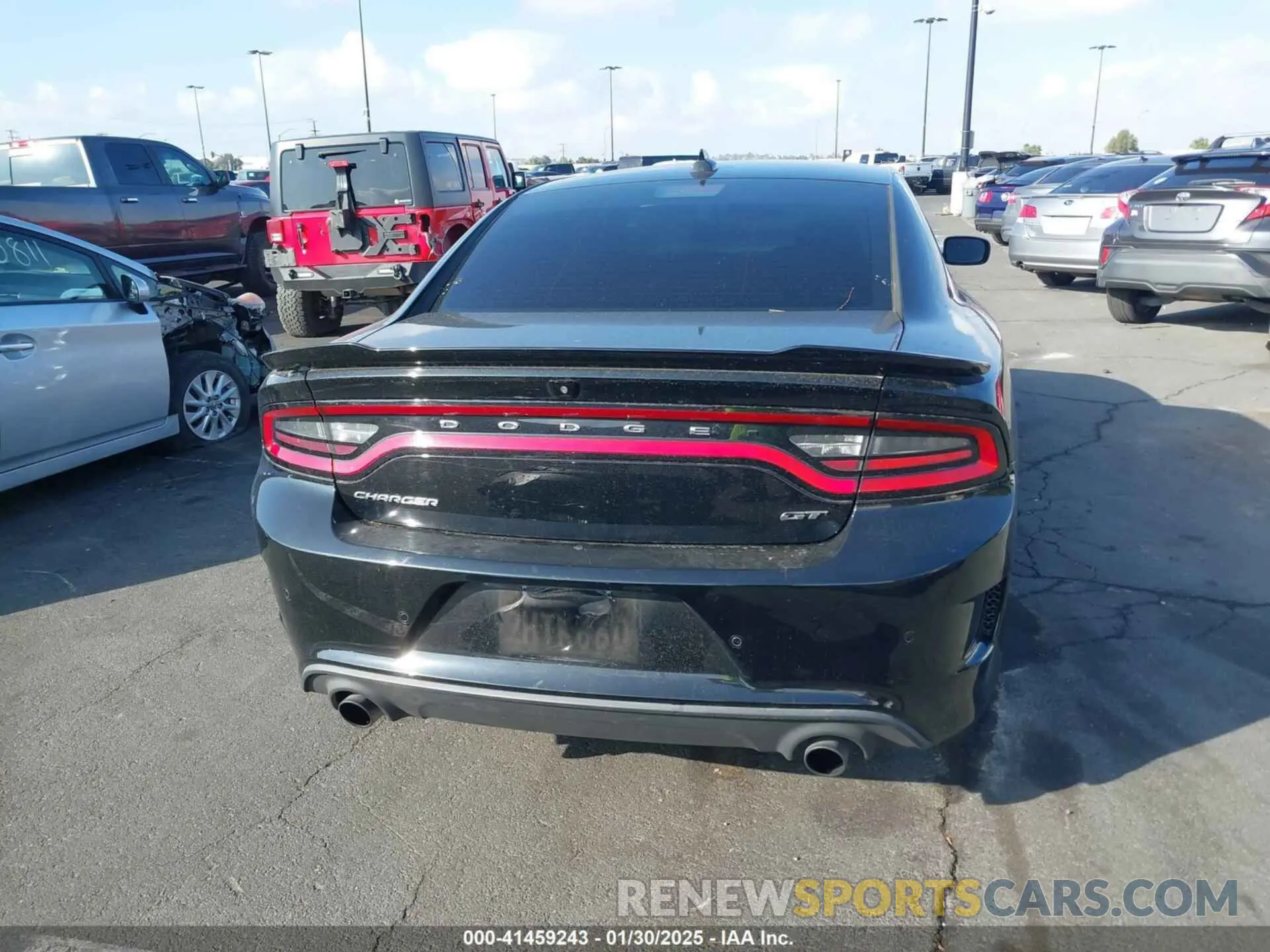 17 Photograph of a damaged car 2C3CDXHGXLH163058 DODGE CHARGER 2020