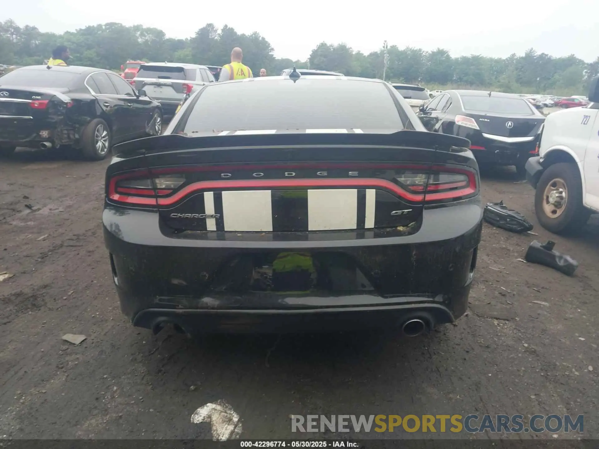 16 Photograph of a damaged car 2C3CDXHGXLH212467 DODGE CHARGER 2020