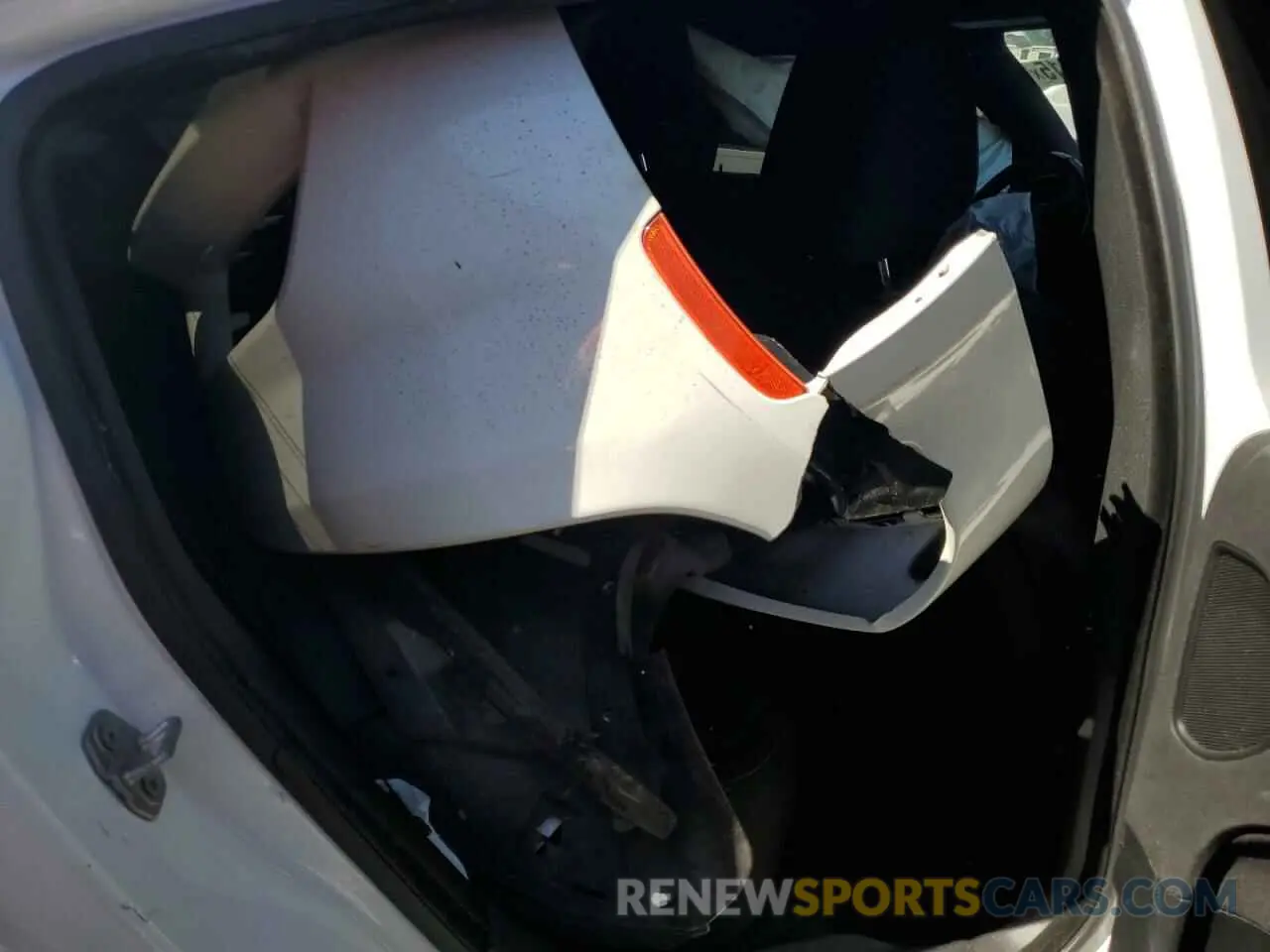 10 Photograph of a damaged car 2C3CDXJG0LH105163 DODGE CHARGER 2020