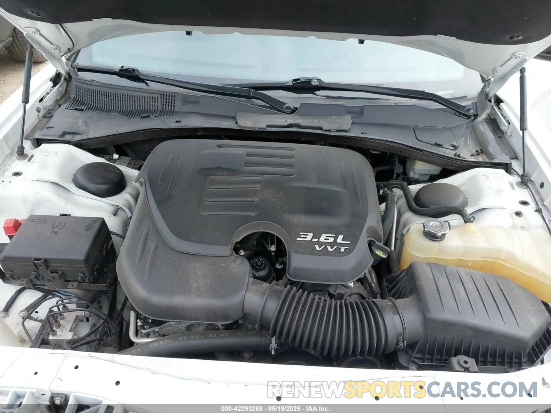 10 Photograph of a damaged car 2C3CDXJGXLH133648 DODGE CHARGER 2020