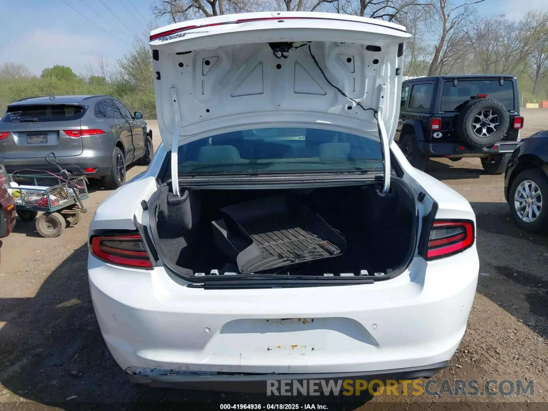 16 Photograph of a damaged car 2C3CDXKT1LH127605 DODGE CHARGER 2020