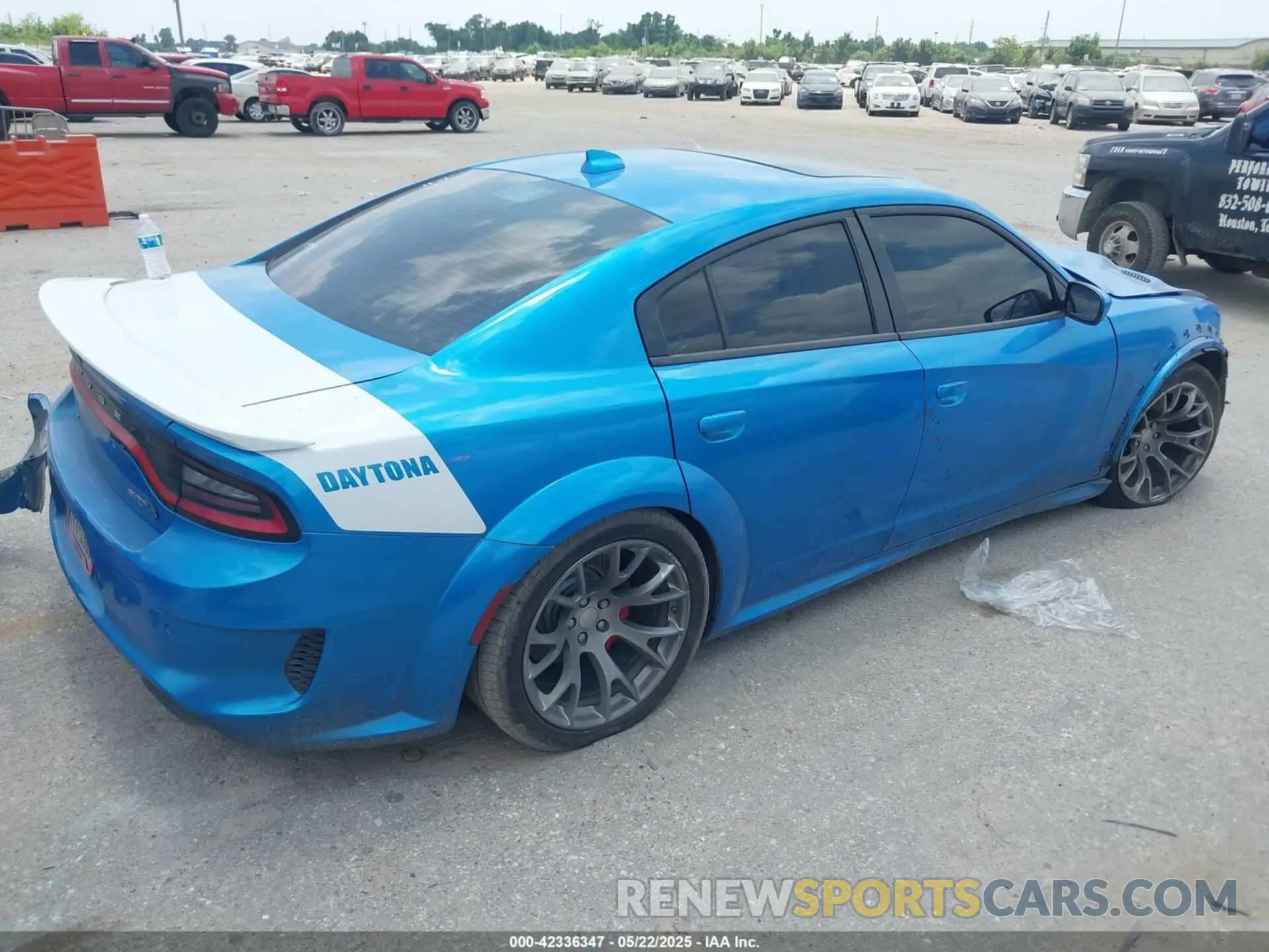 4 Photograph of a damaged car 2C3CDXL92LH116048 DODGE CHARGER 2020
