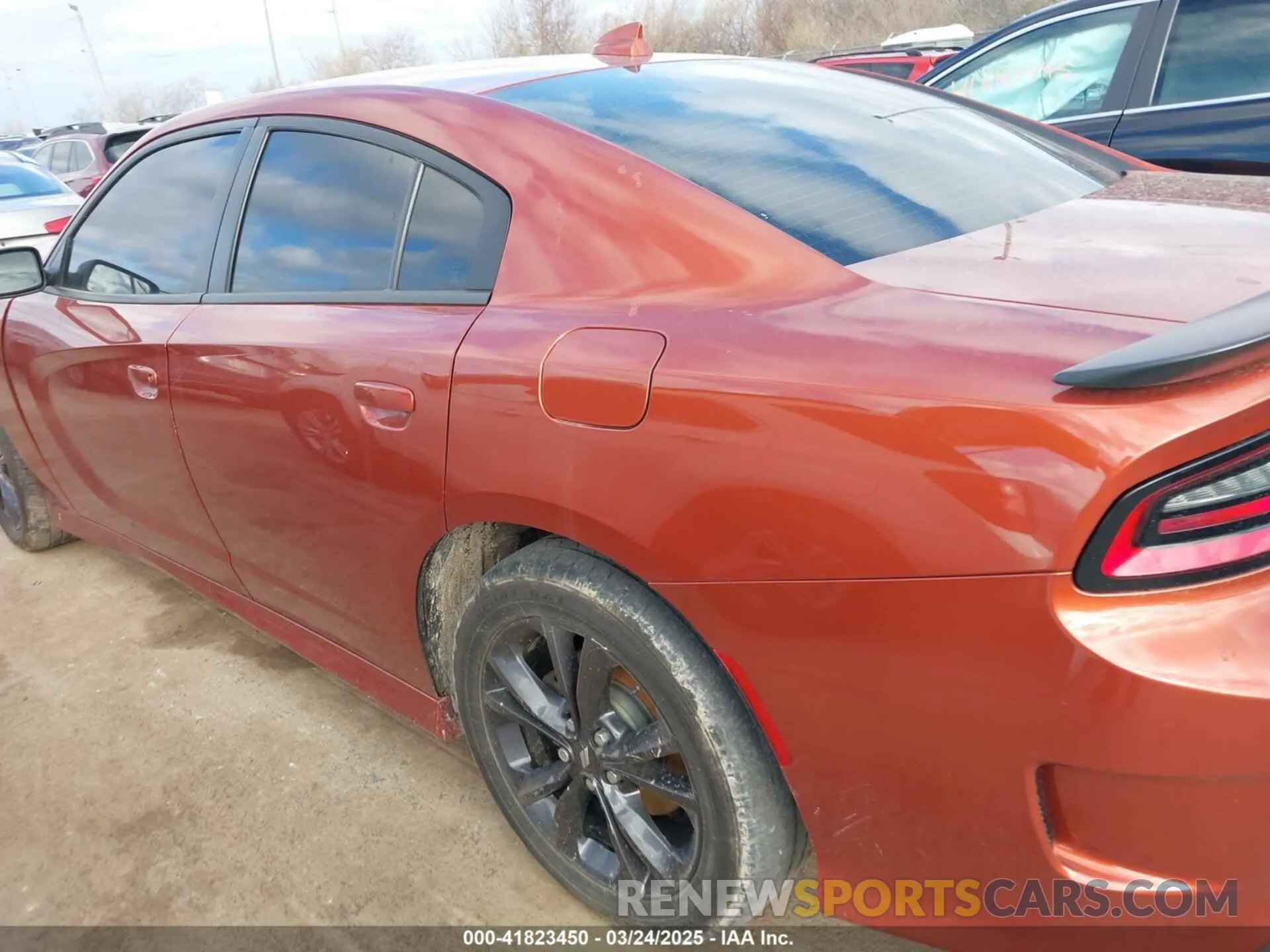 14 Photograph of a damaged car 2C3CDXMG9LH225216 DODGE CHARGER 2020