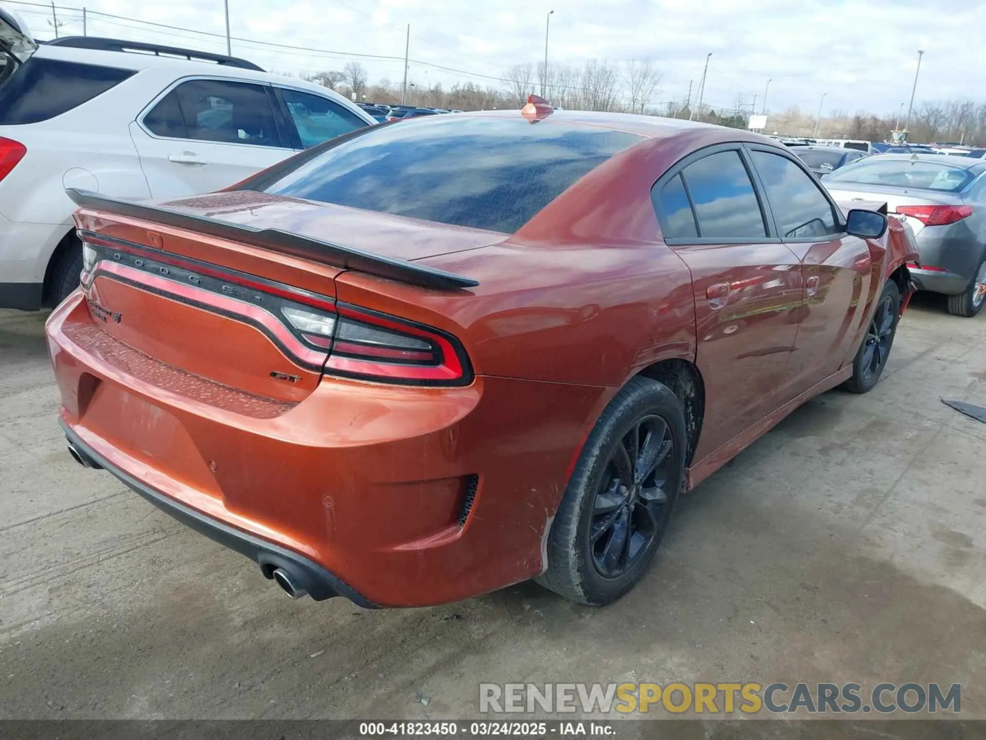 4 Photograph of a damaged car 2C3CDXMG9LH225216 DODGE CHARGER 2020