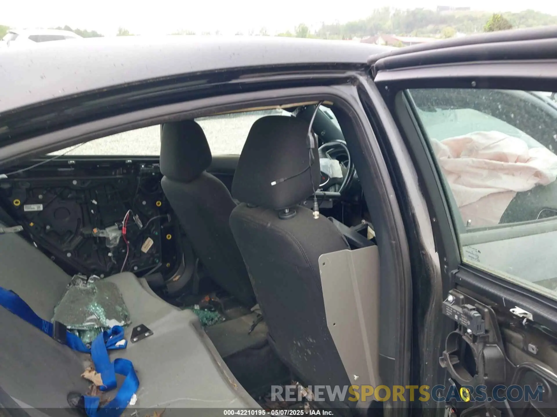 8 Photograph of a damaged car 2C3CDXAT2MH551264 DODGE CHARGER 2021