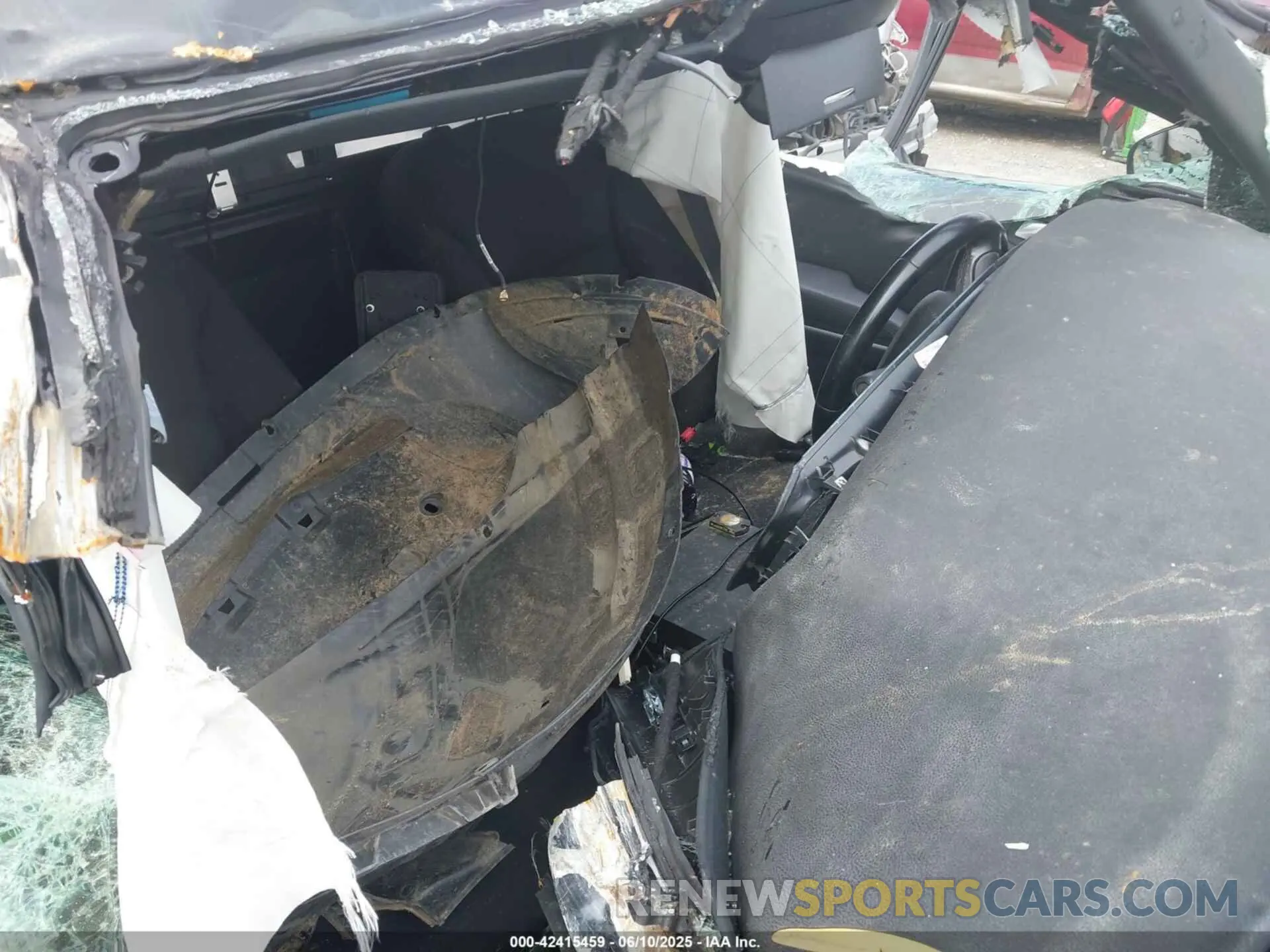 5 Photograph of a damaged car 2C3CDXAT4MH525202 DODGE CHARGER 2021